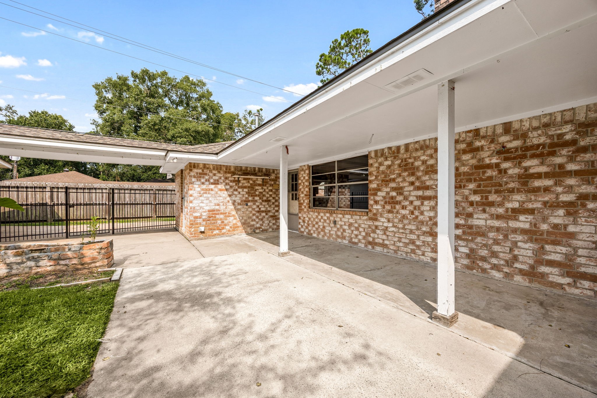 5923 Pebble Springs Drive Property Photo 40