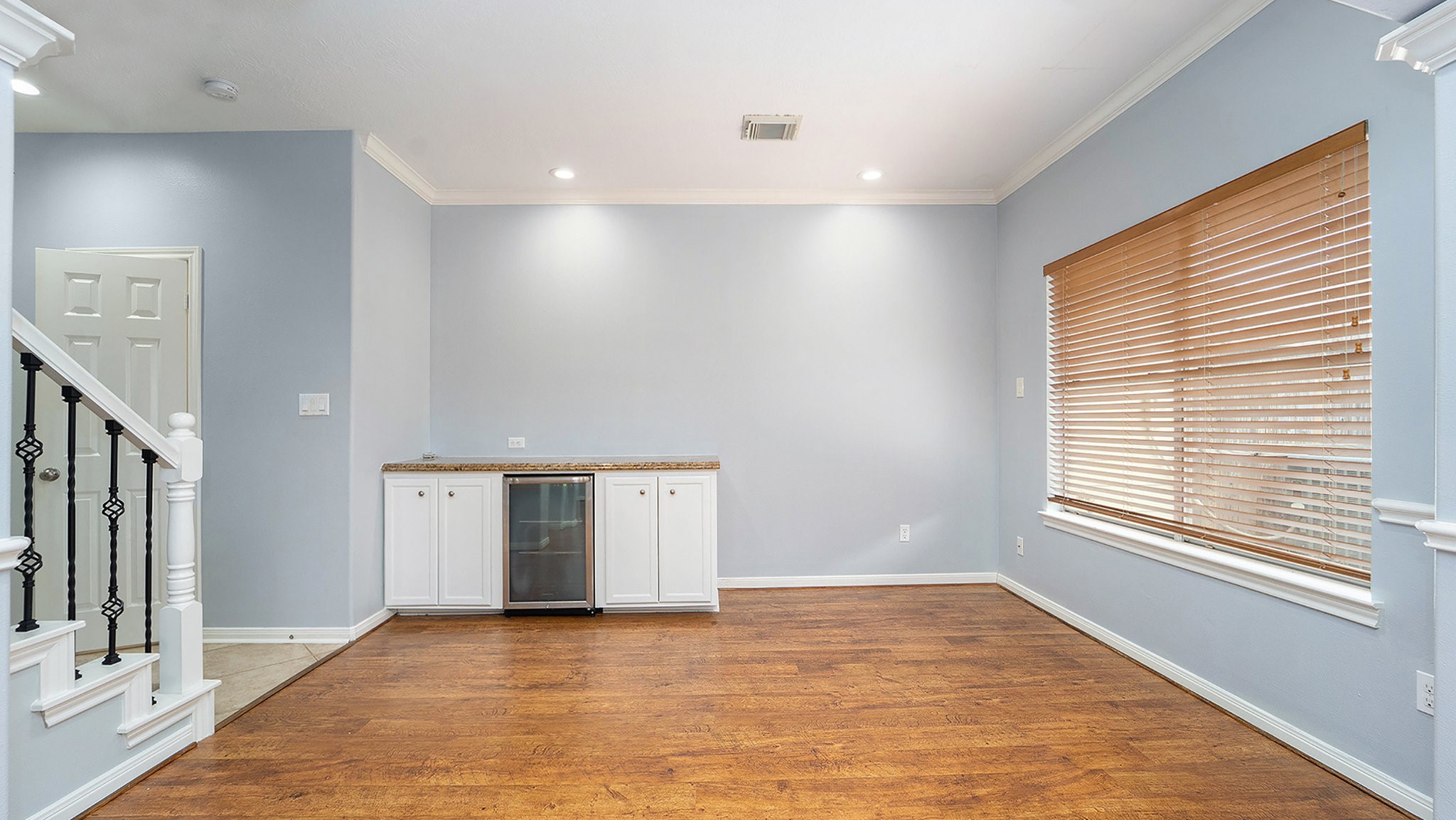 2052 Glencove Drive Property Photo 9