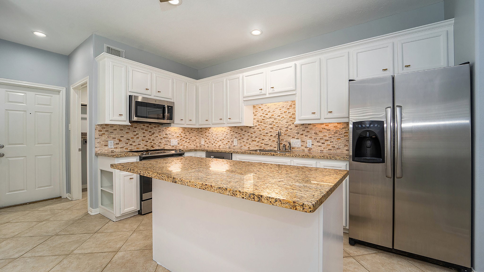 2052 Glencove Drive Property Photo 11