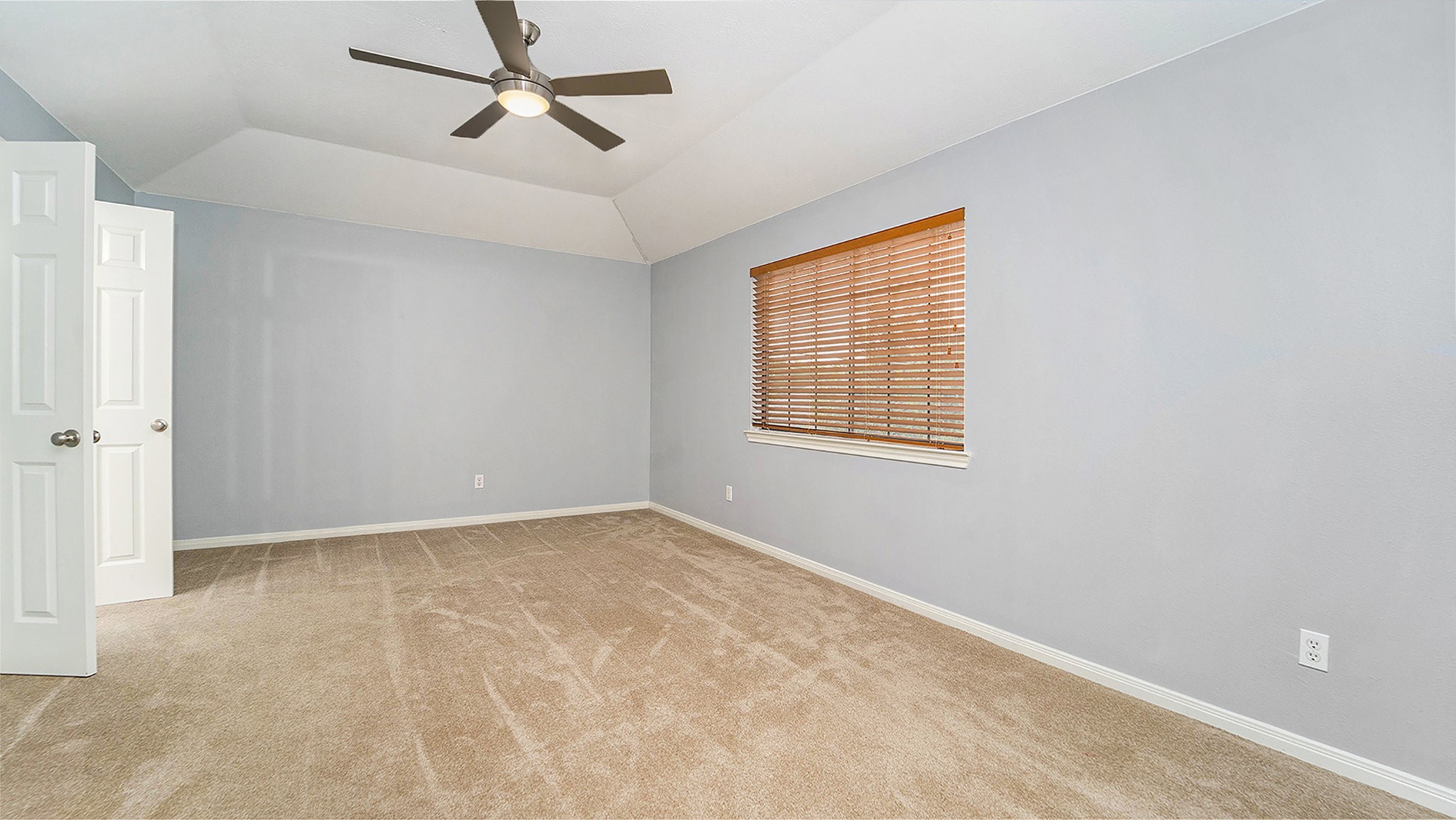 2052 Glencove Drive Property Photo 15