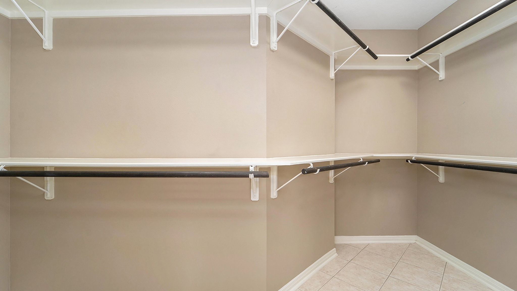 2052 Glencove Drive Property Photo 21
