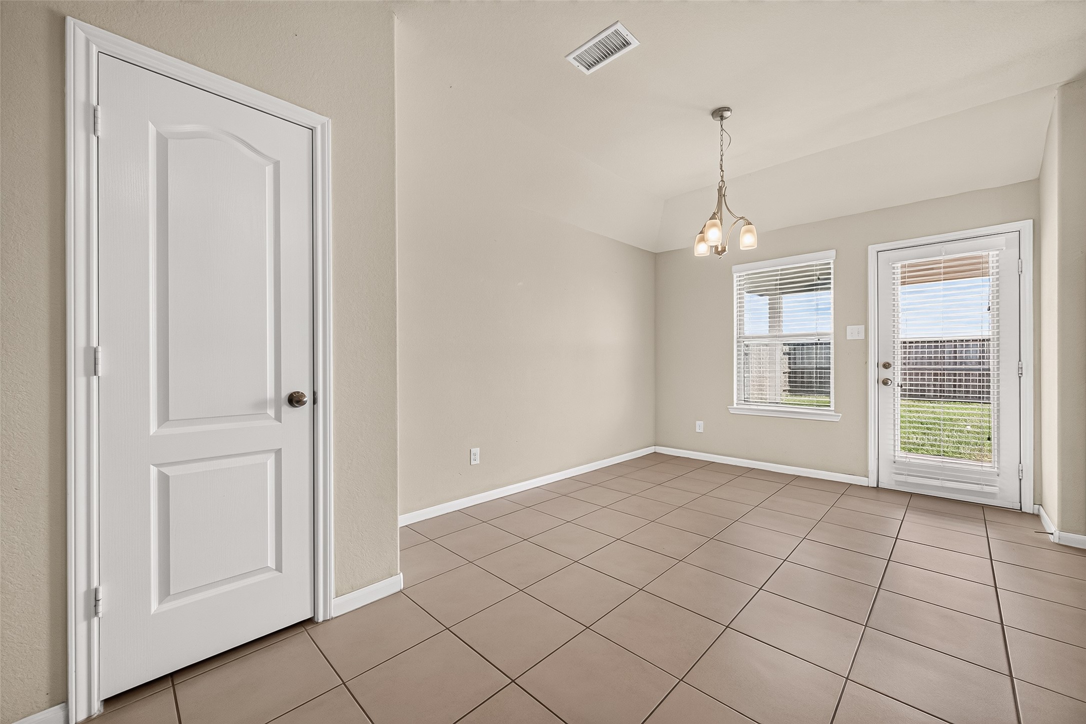 26602 Yukon Straight Drive Property Photo 20