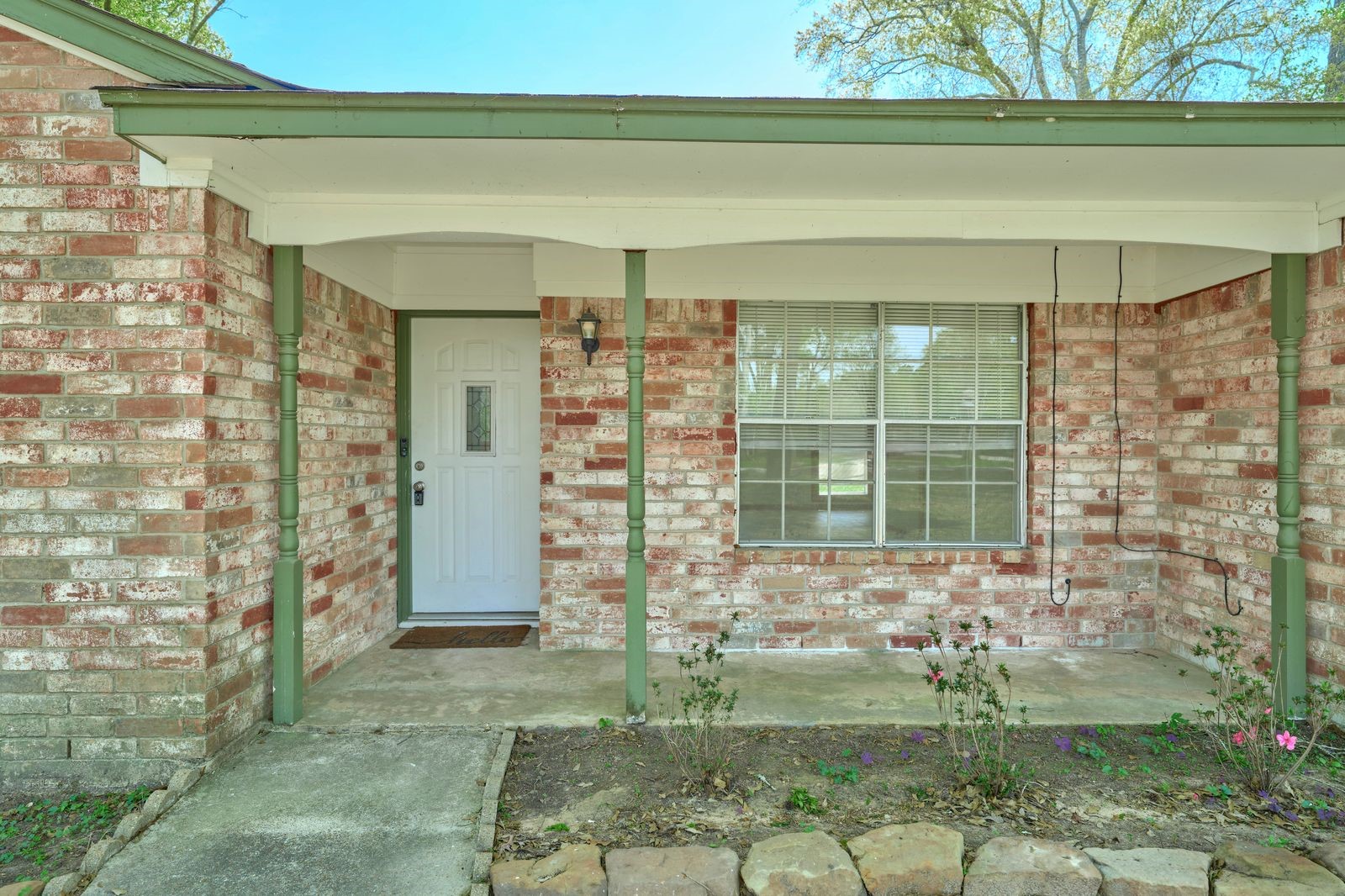 1815 Live Oak Drive Property Photo 4