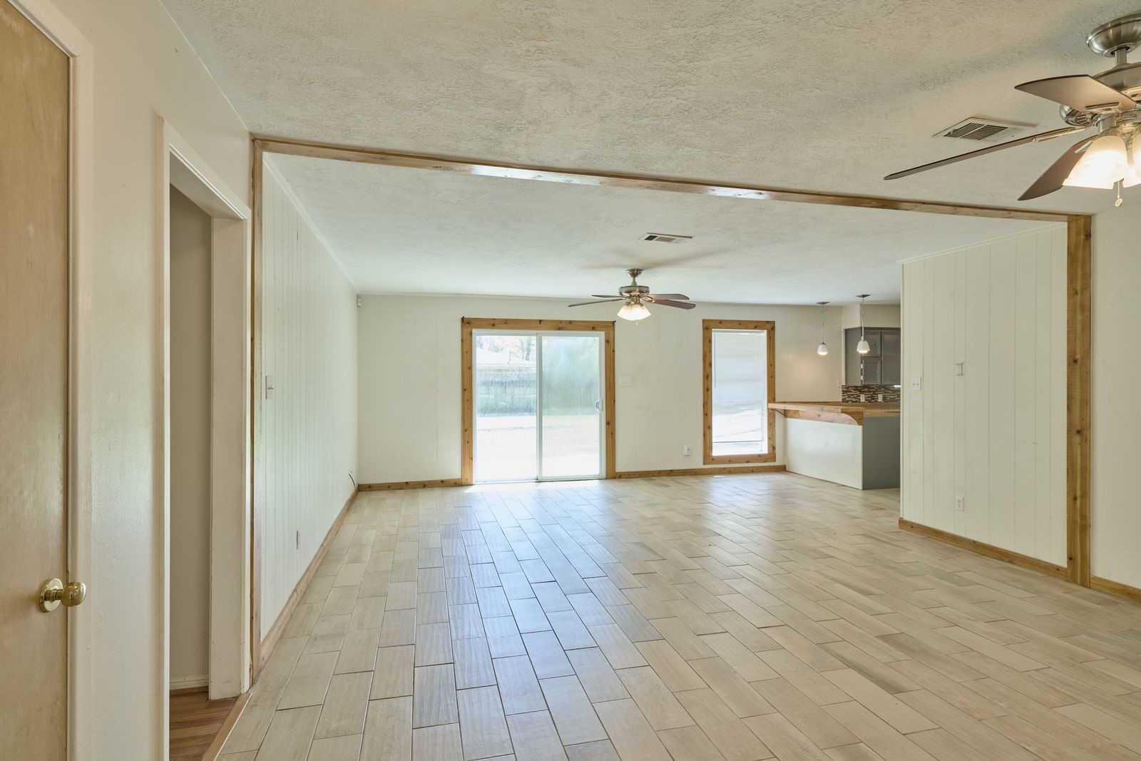 1815 Live Oak Drive Property Photo 8