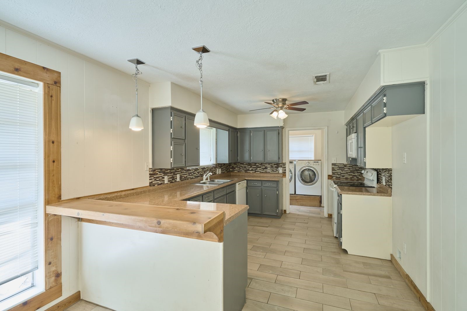 1815 Live Oak Drive Property Photo 13