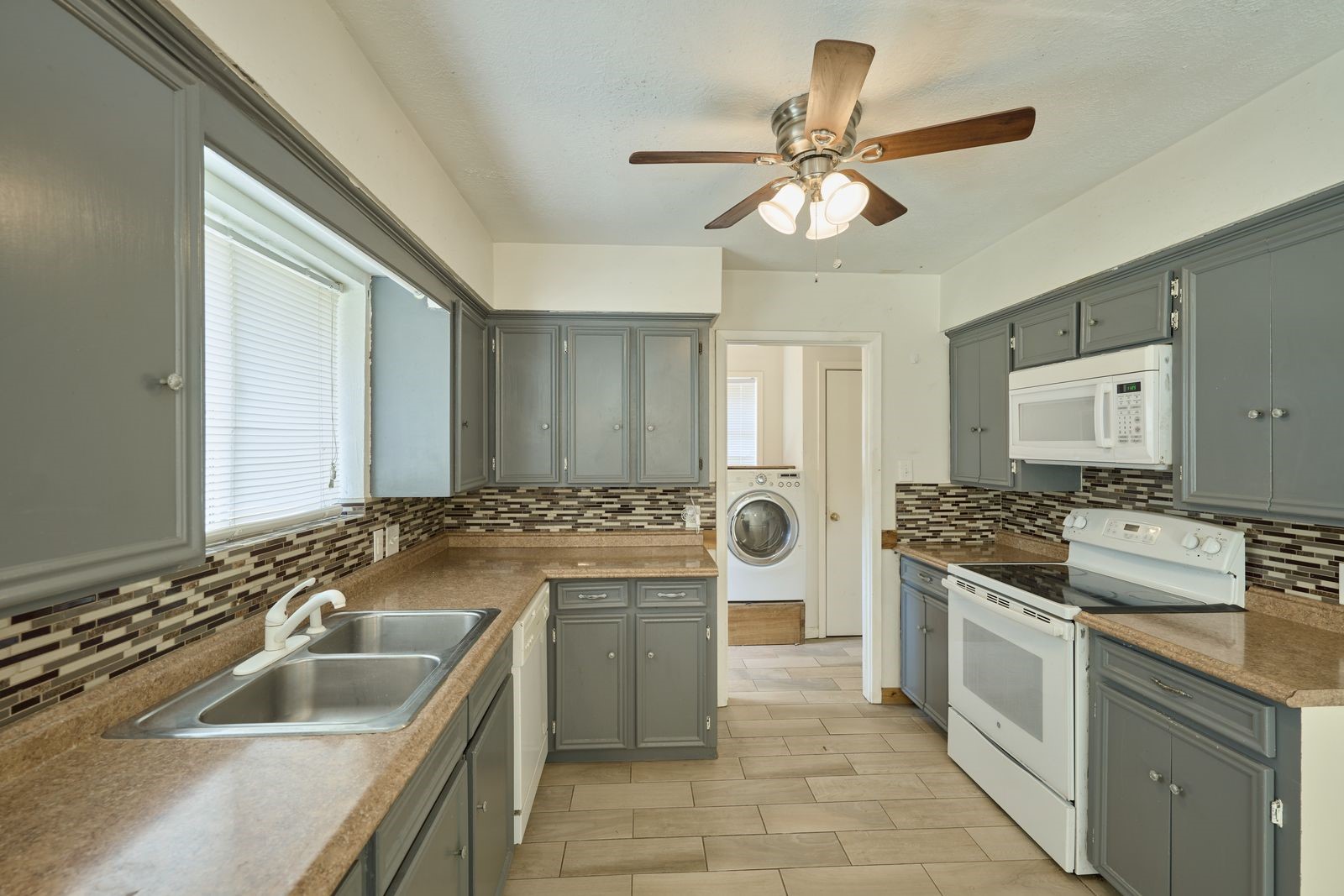 1815 Live Oak Drive Property Photo 23