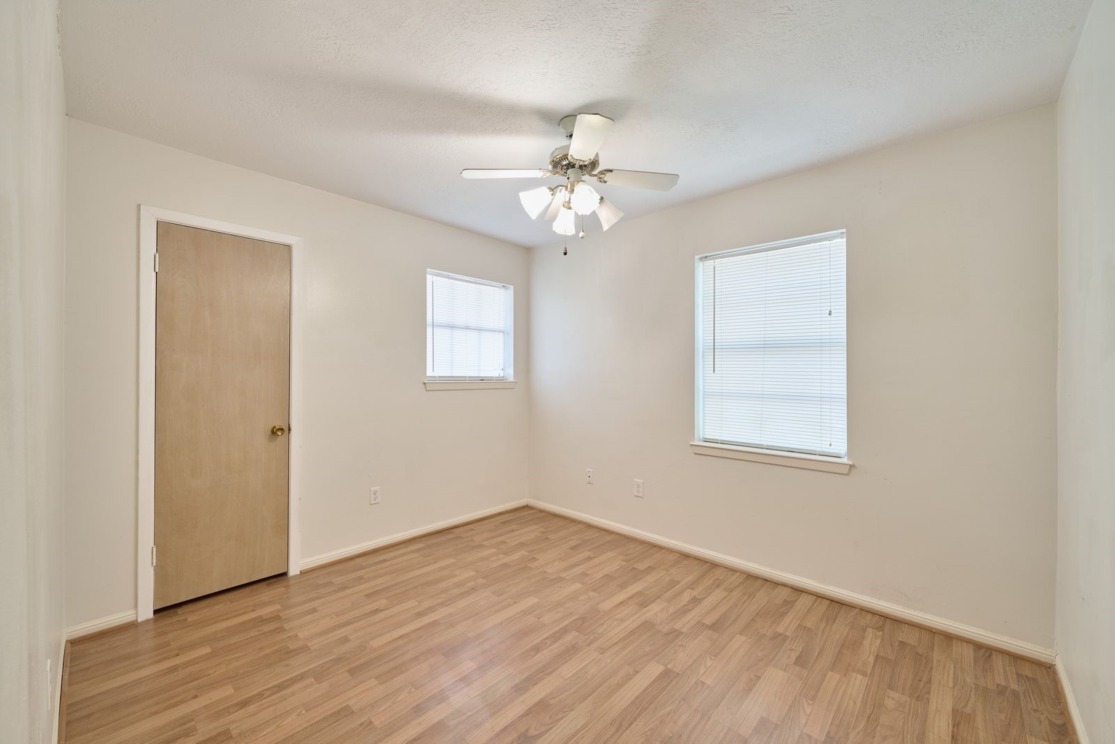 1815 Live Oak Drive Property Photo 27