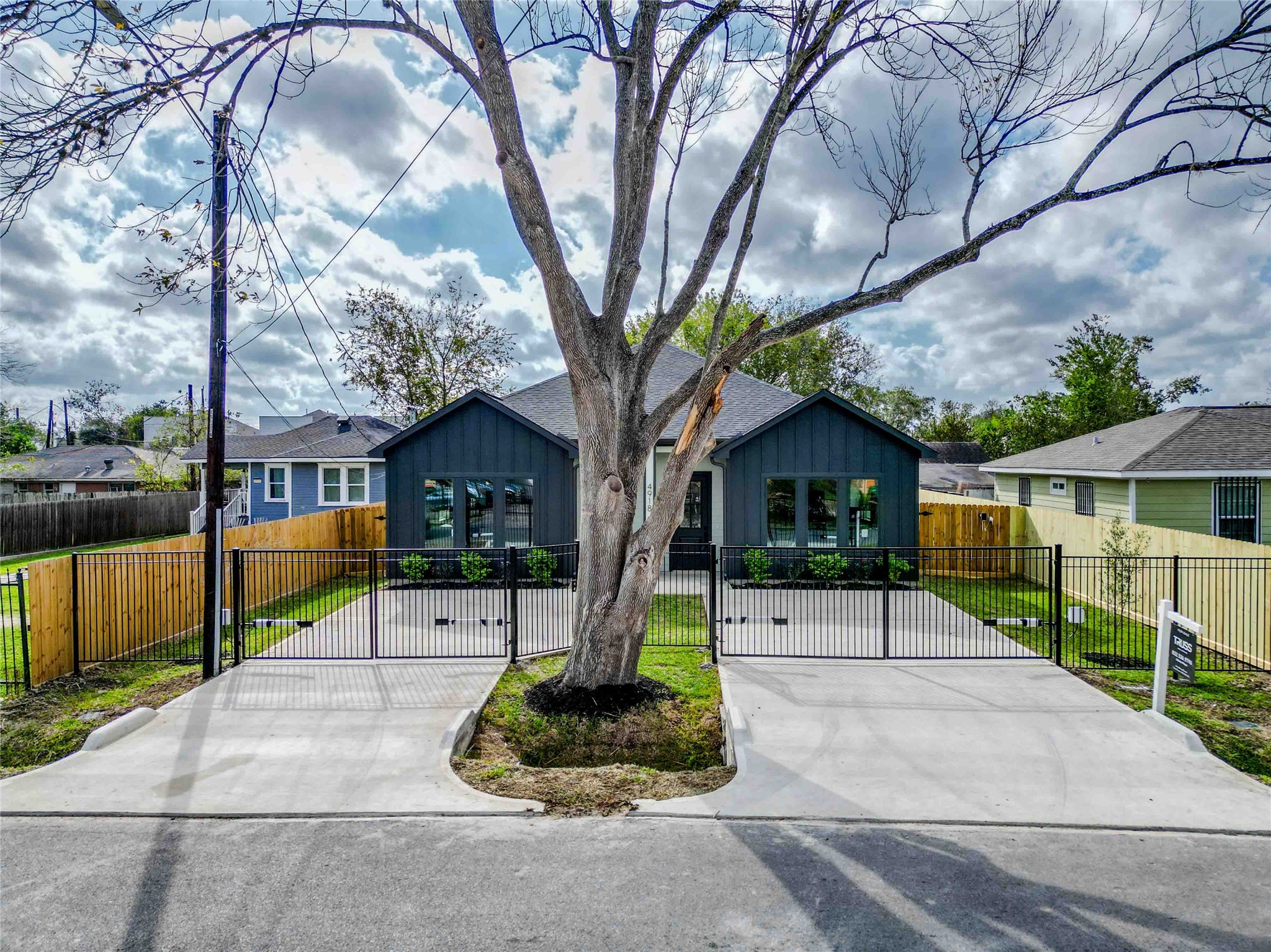 6528 Weston Street Property Photo