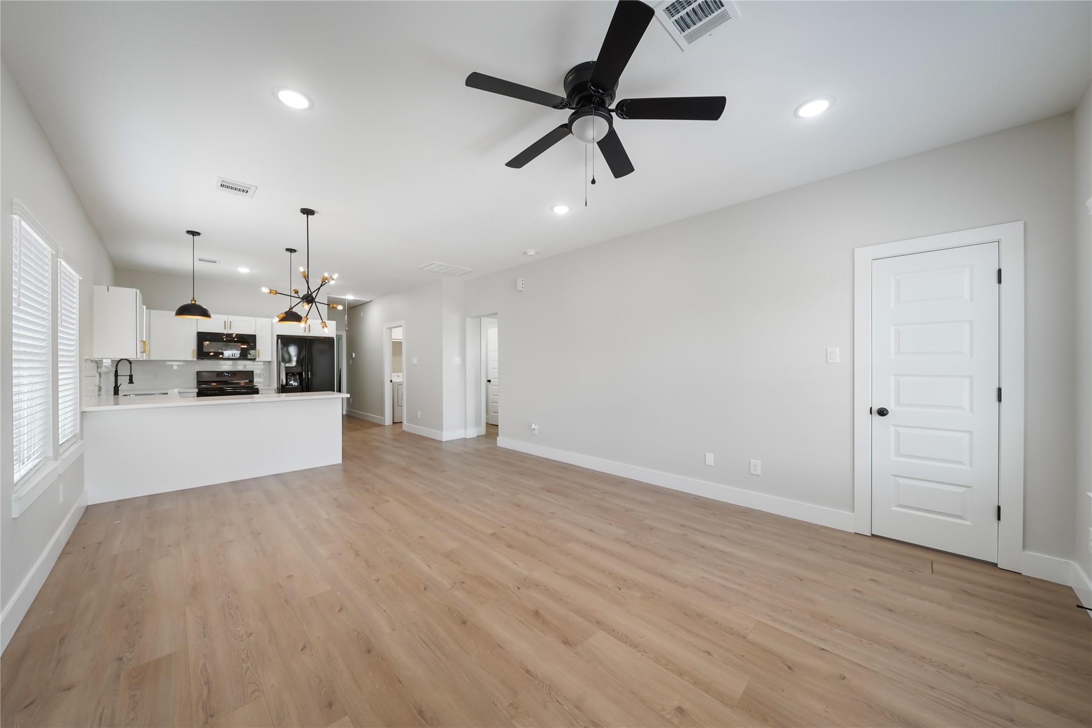 402 E 37th Street B Property Photo 1