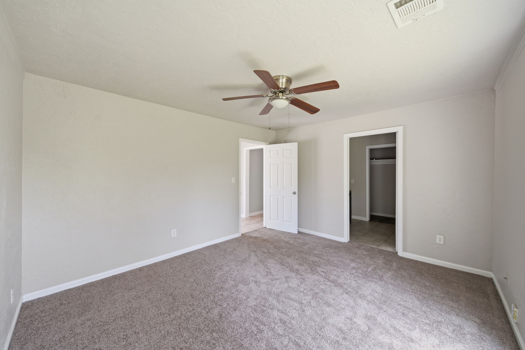 1102 Johnson Street Property Photo 9