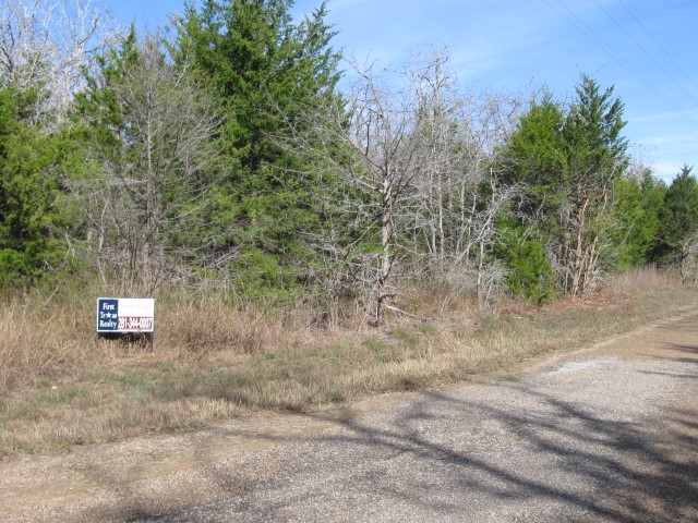 100 Rainbow Circle Property Photo 4