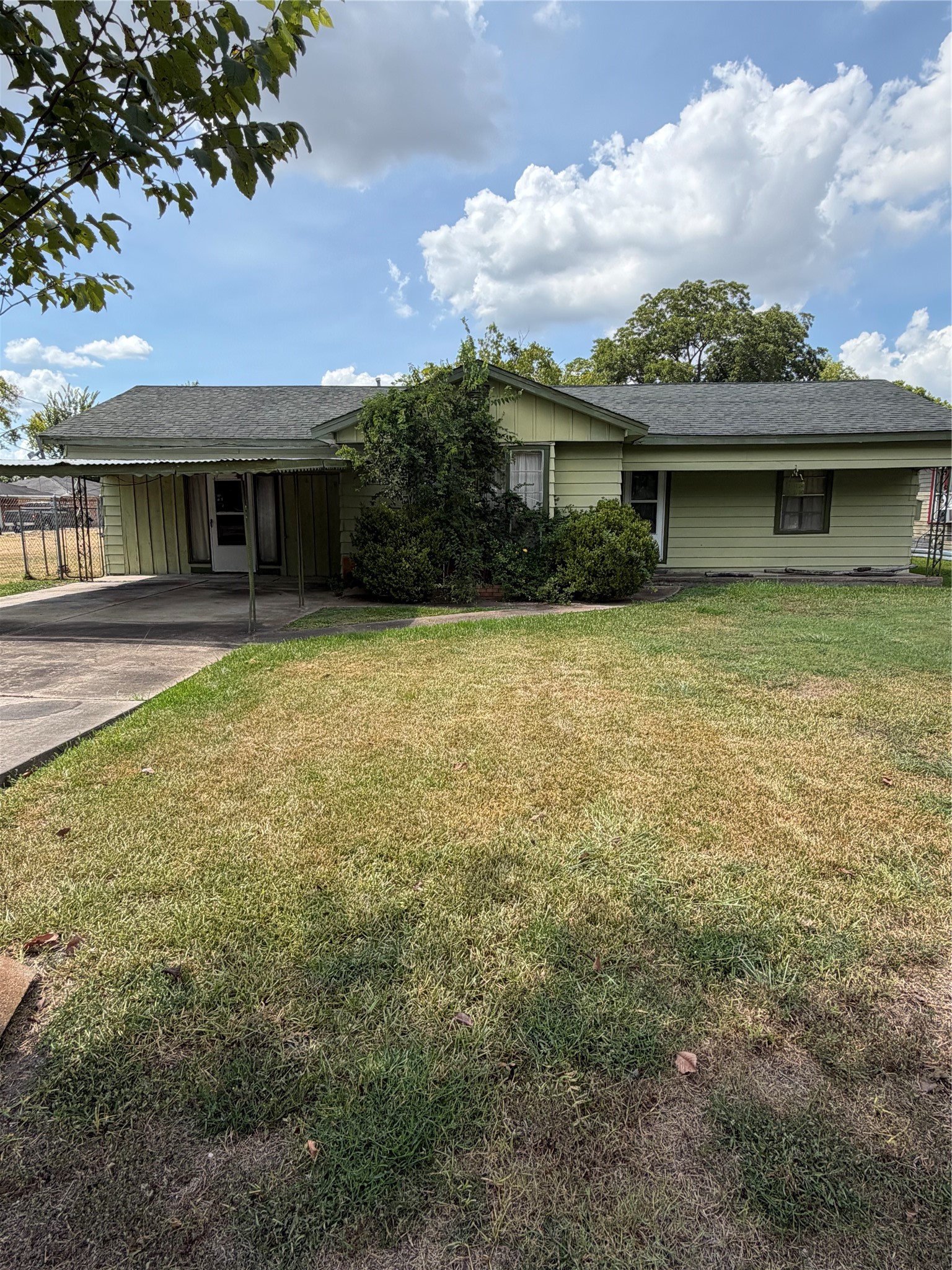 9422 Coffee Street Property Photo 1