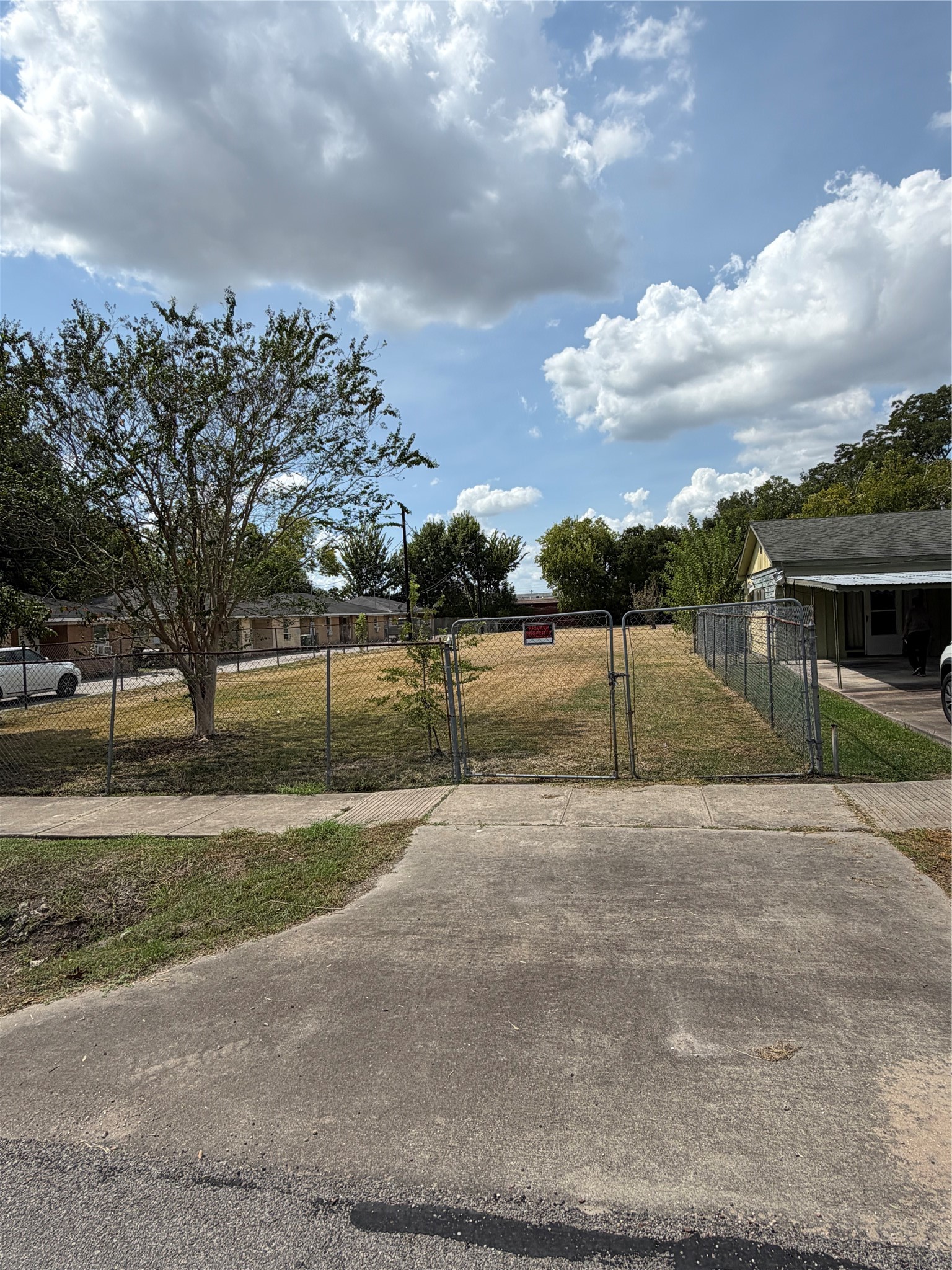 9422 Coffee Street Property Photo 5