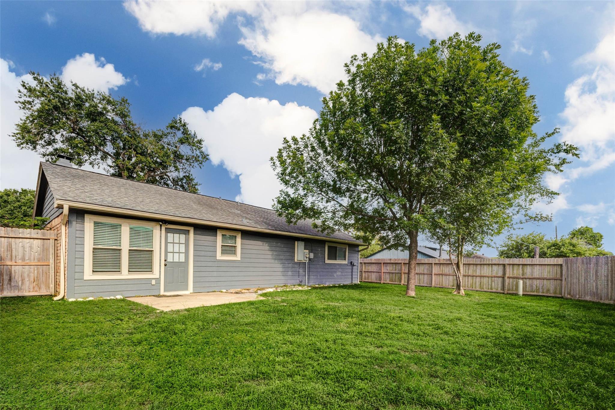 11403 Bonaparte Drive Property Photo 14