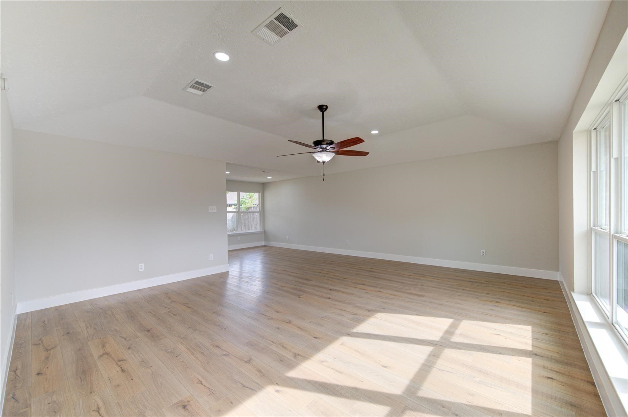 328 Meadow Wood Ct Court Property Photo 8
