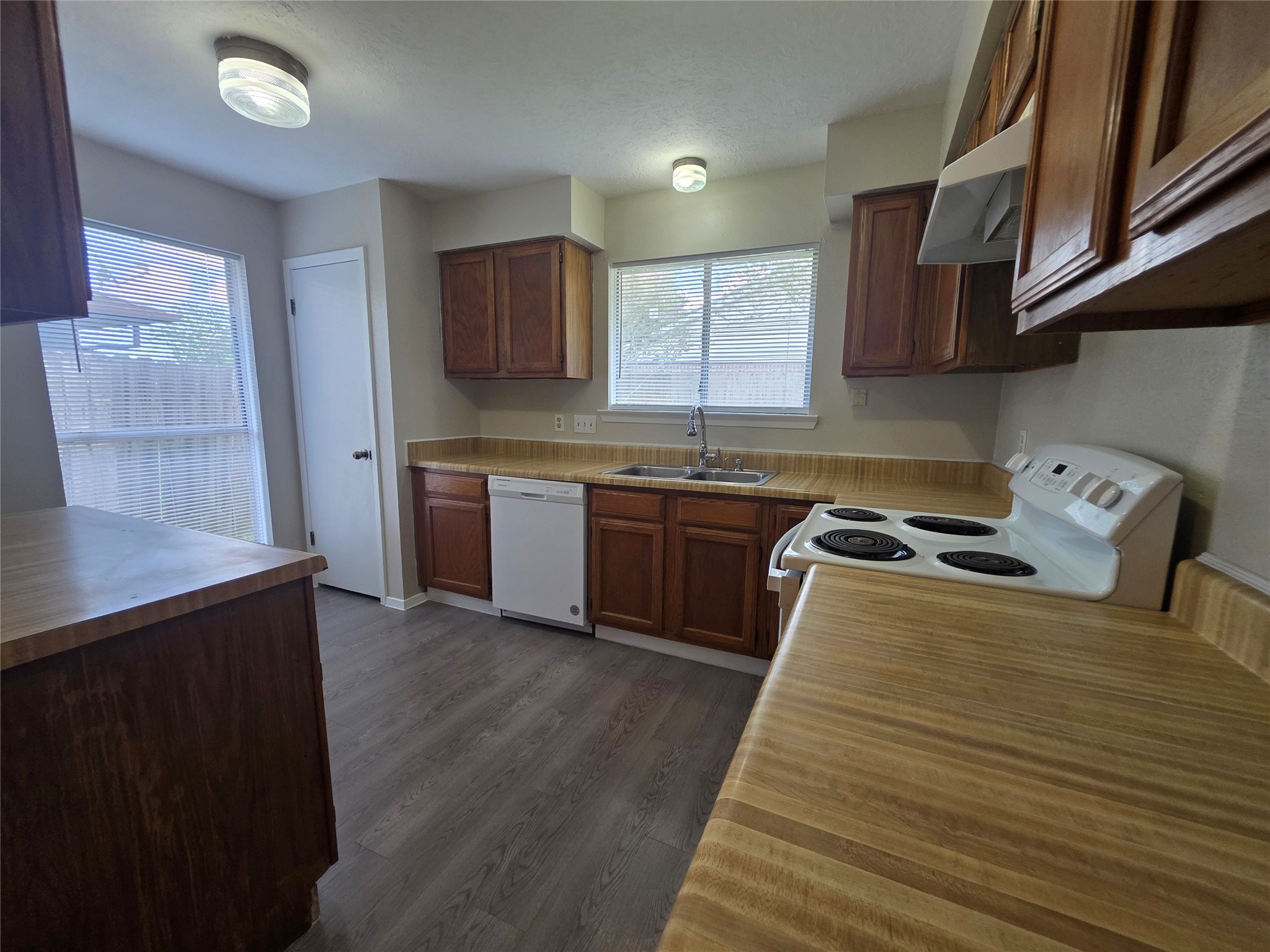 2777 Forest Point Drive Property Photo 4