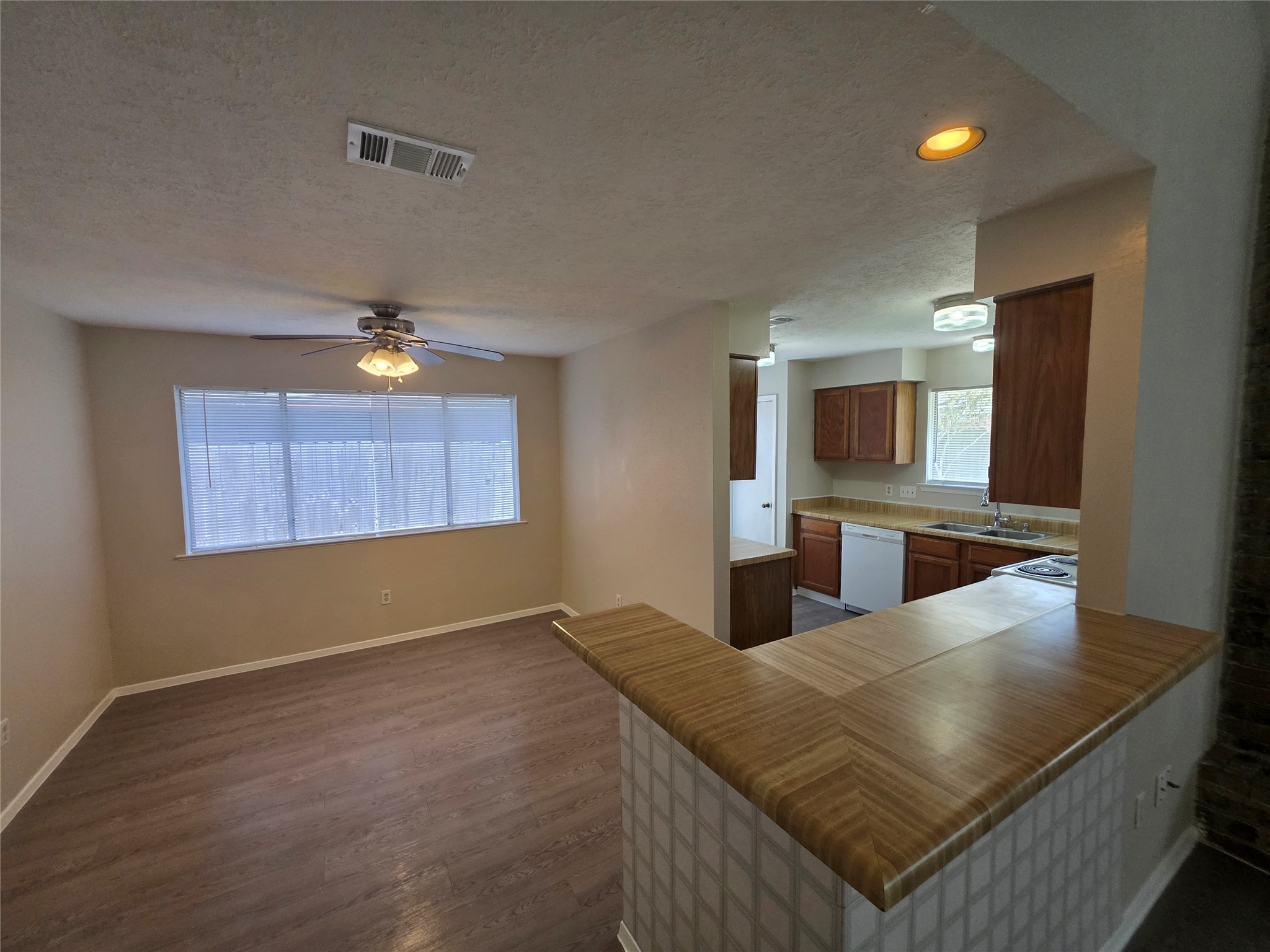 2777 Forest Point Drive Property Photo 5