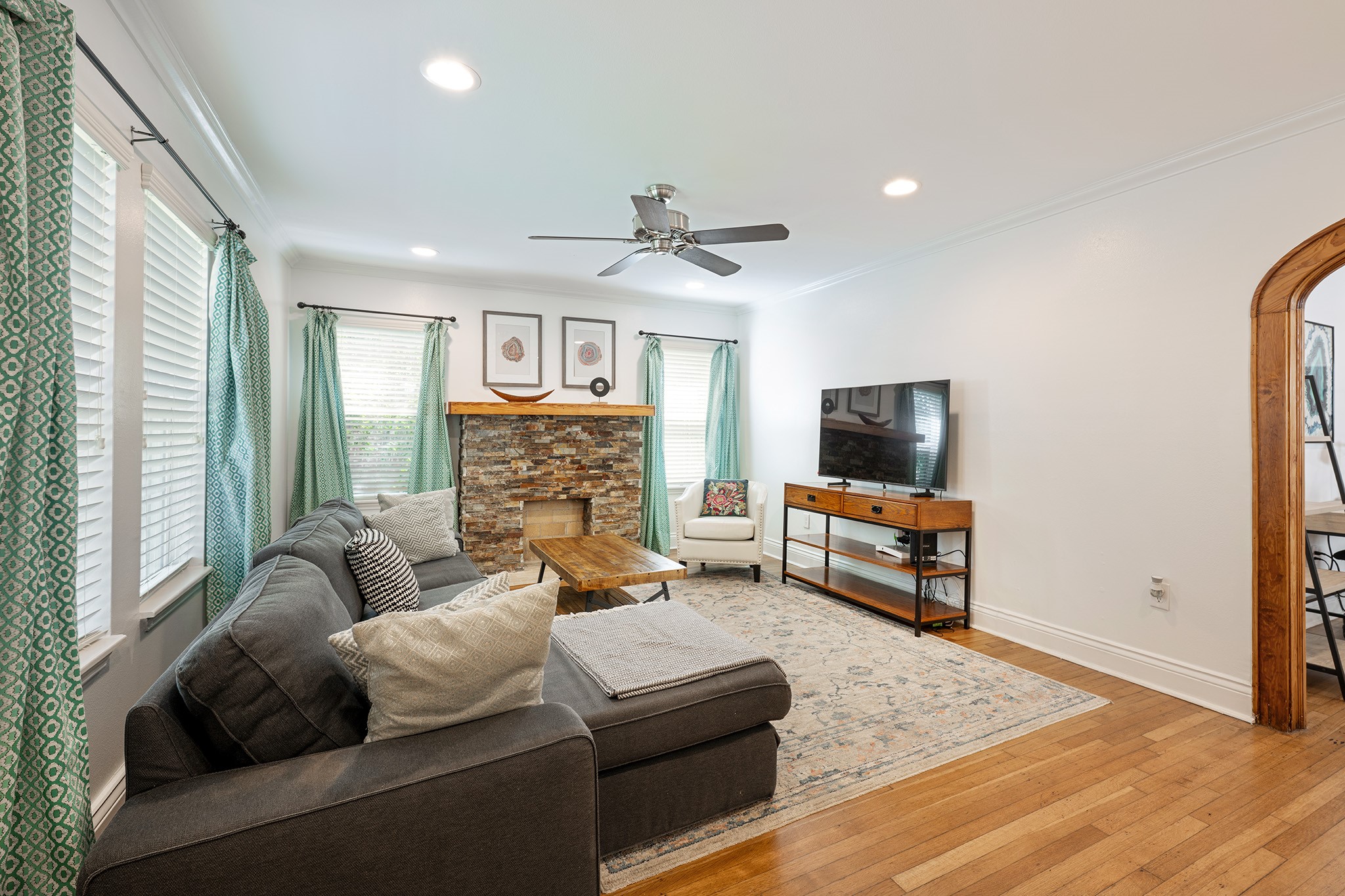 1811 Marshall Street Property Photo 2