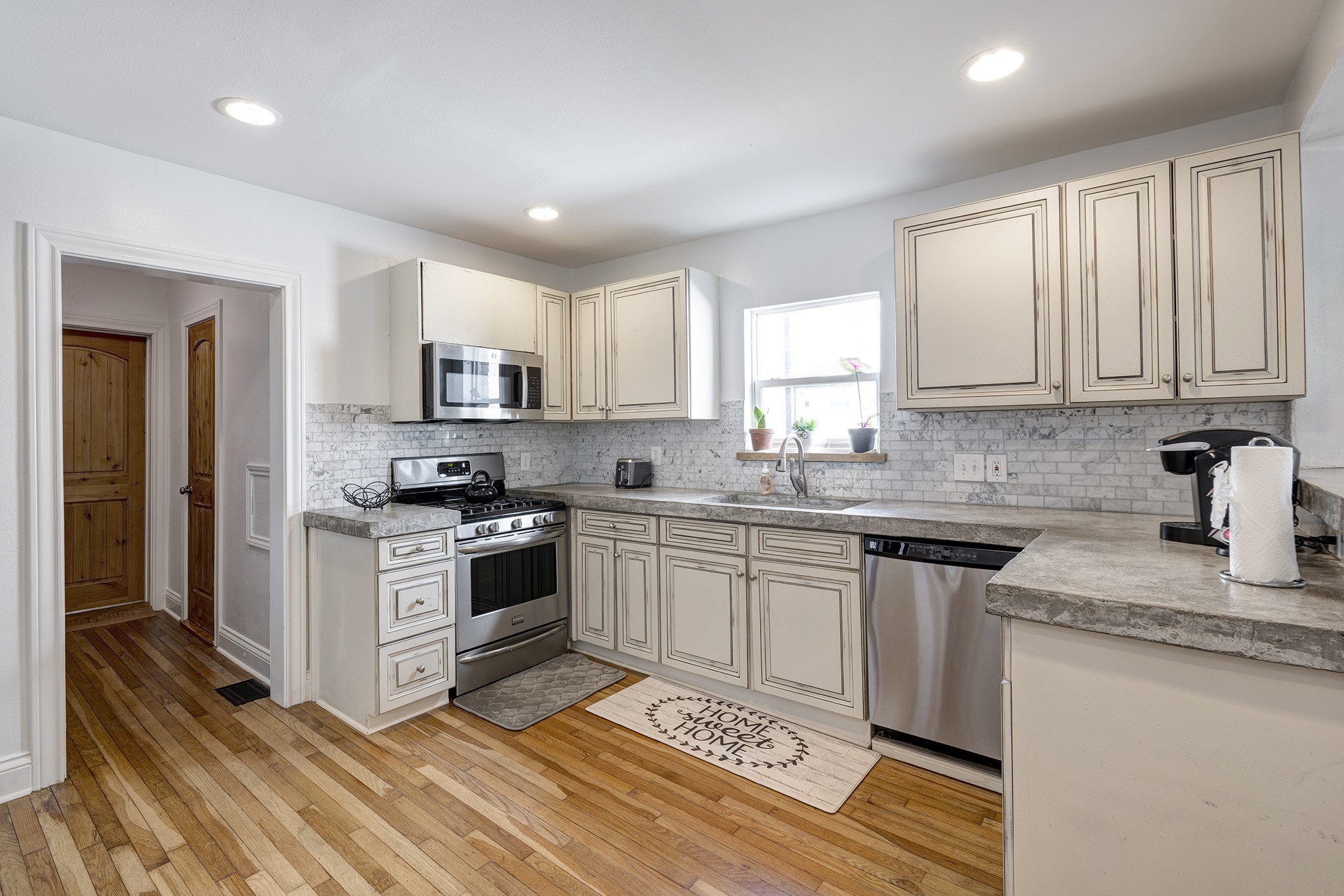 1811 Marshall Street Property Photo 7