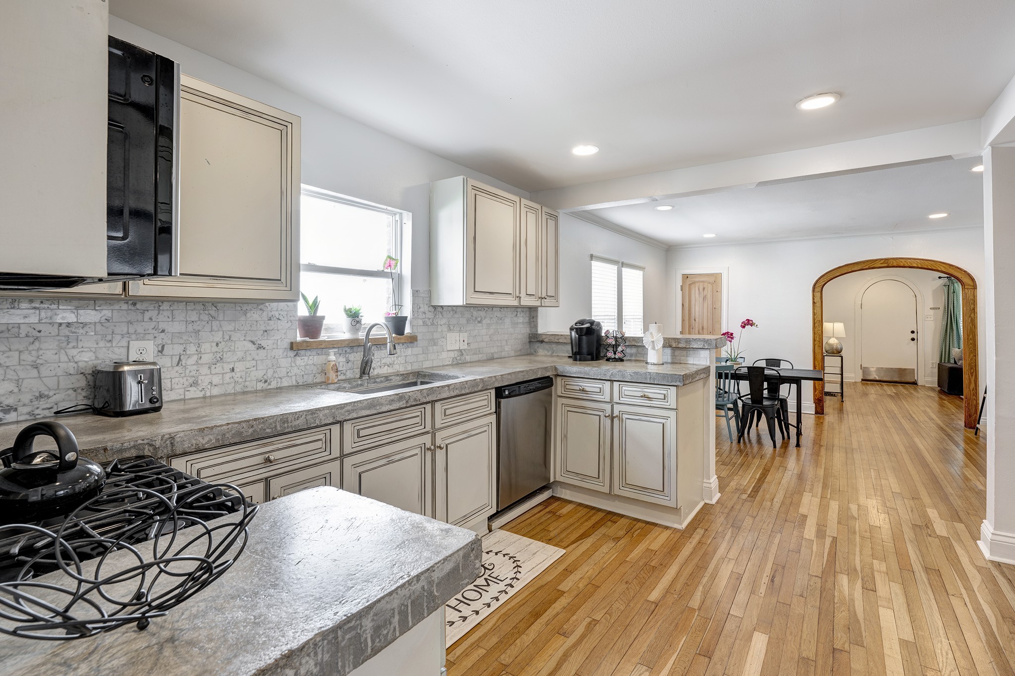 1811 Marshall Street Property Photo 8