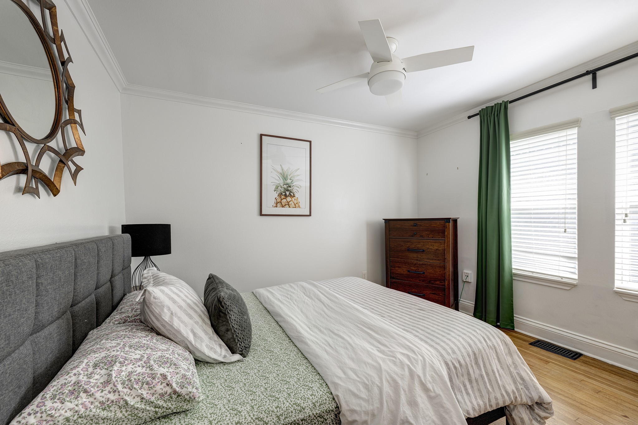 1811 Marshall Street Property Photo 12