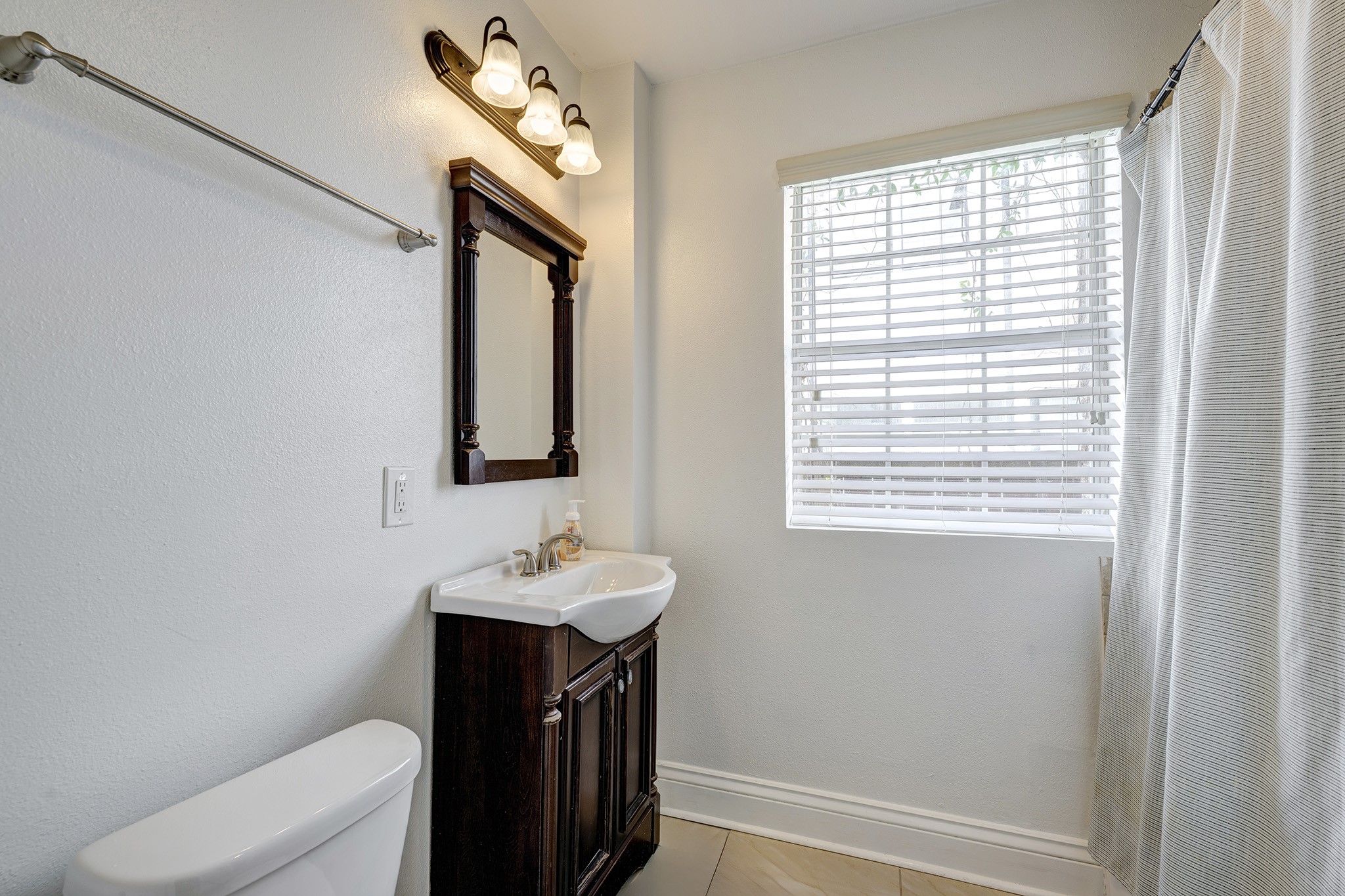 1811 Marshall Street Property Photo 13