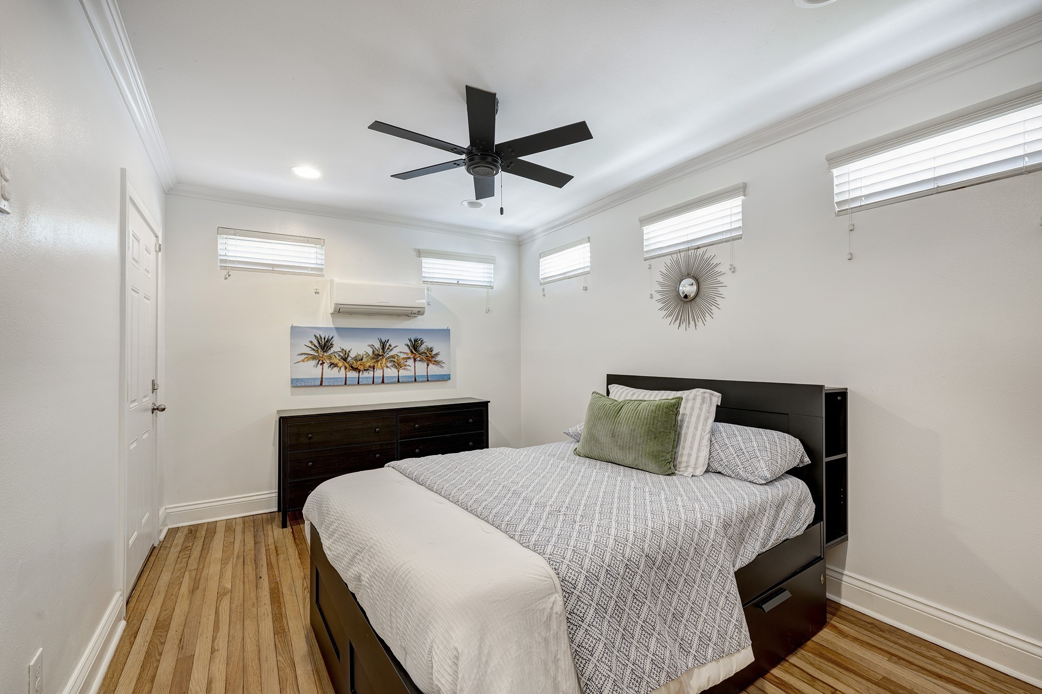 1811 Marshall Street Property Photo 14
