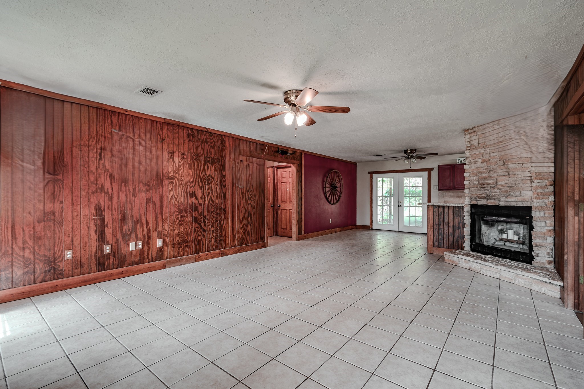 521 Northwood Drive Property Photo 4