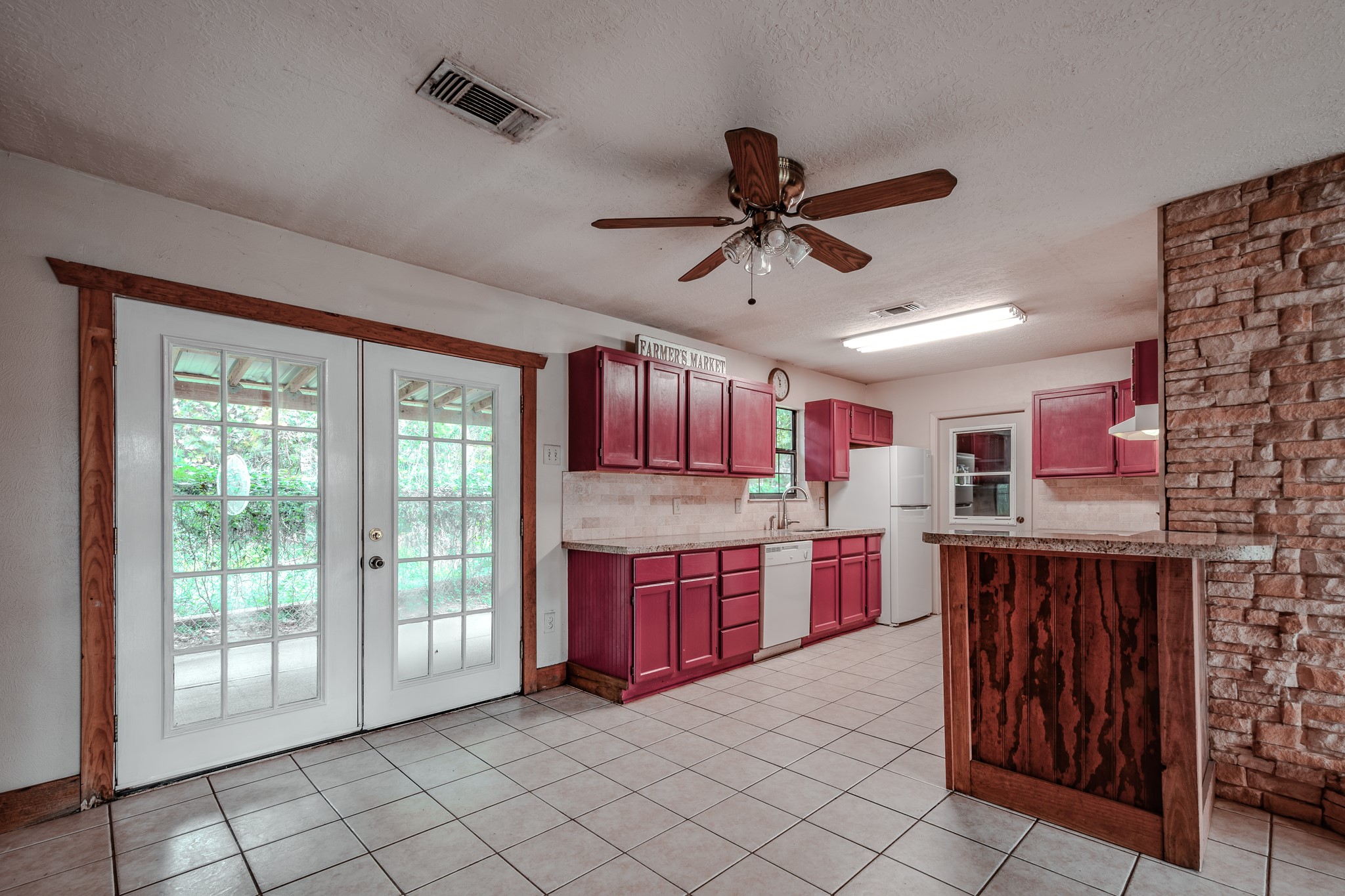 521 Northwood Drive Property Photo 7