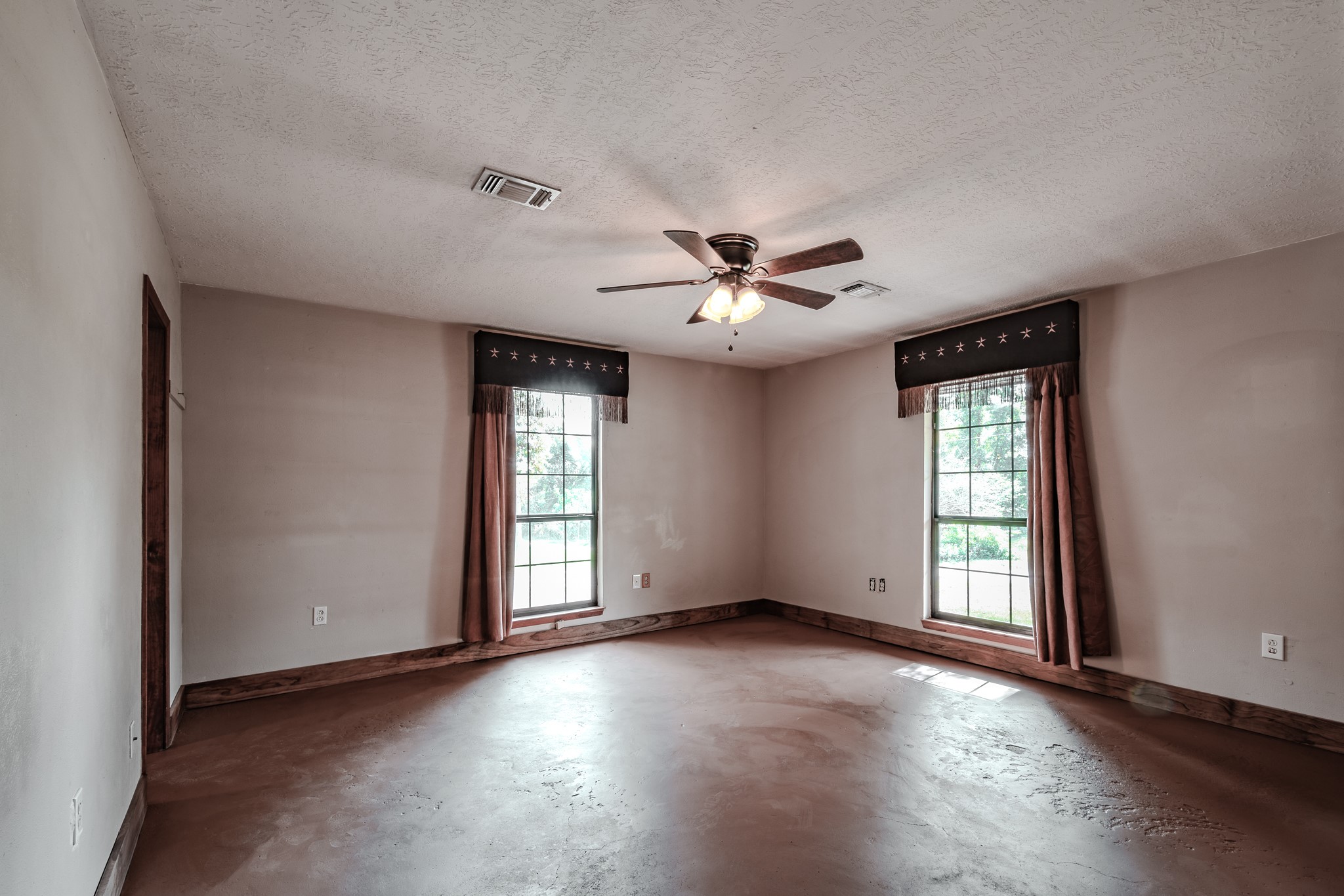 521 Northwood Drive Property Photo 9