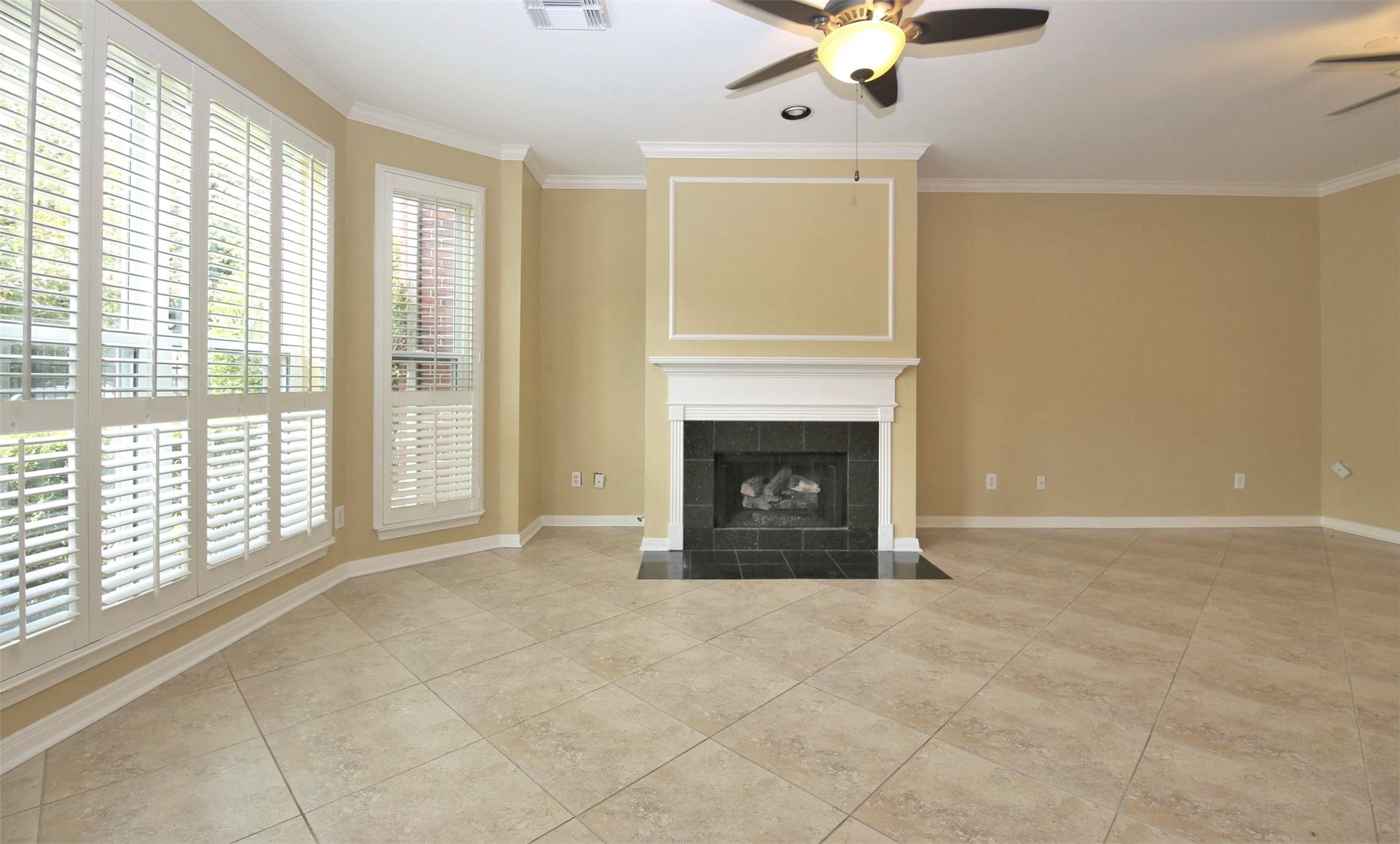 1409 Anita Property Photo 4