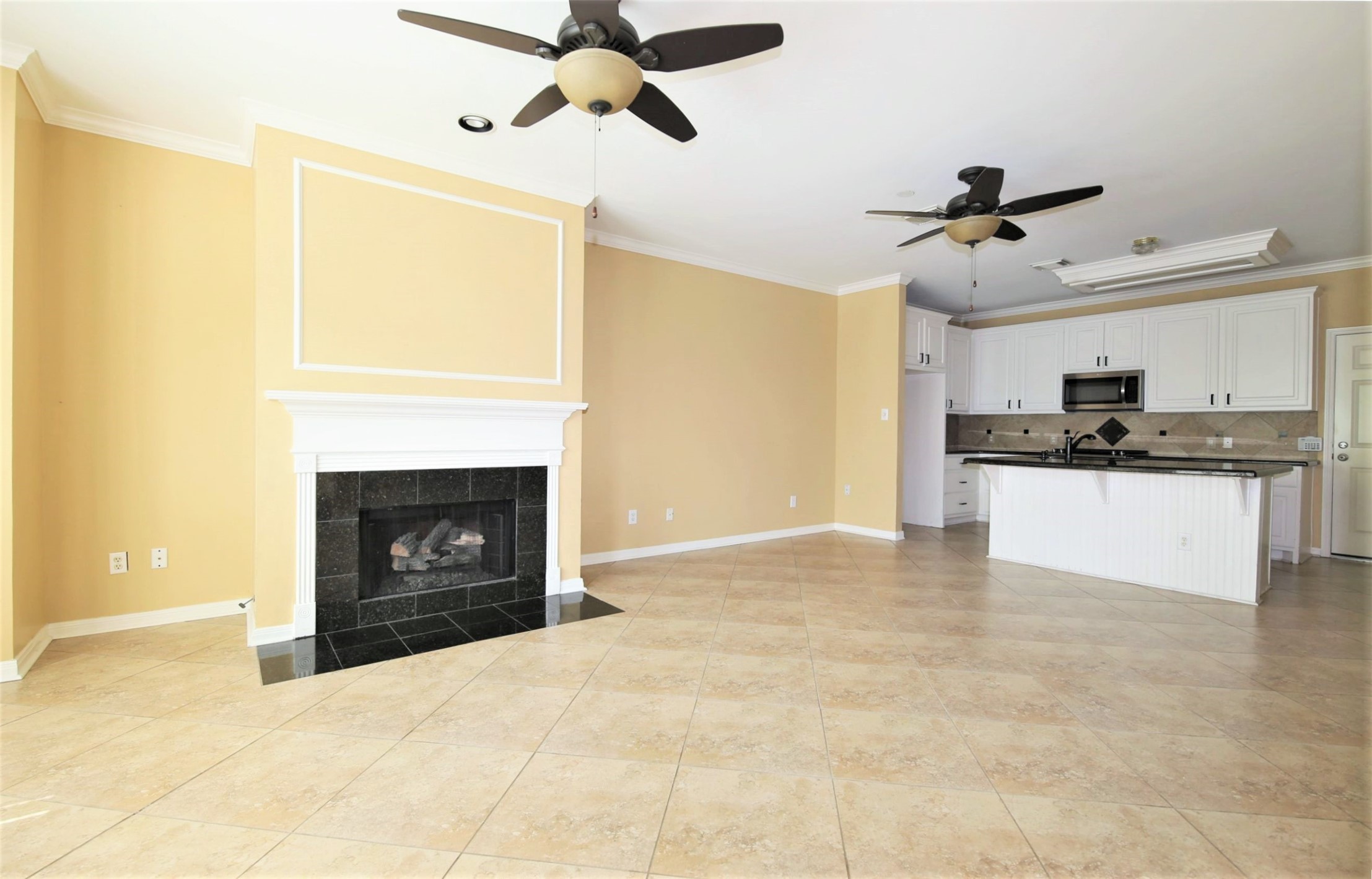 1409 Anita Property Photo 5
