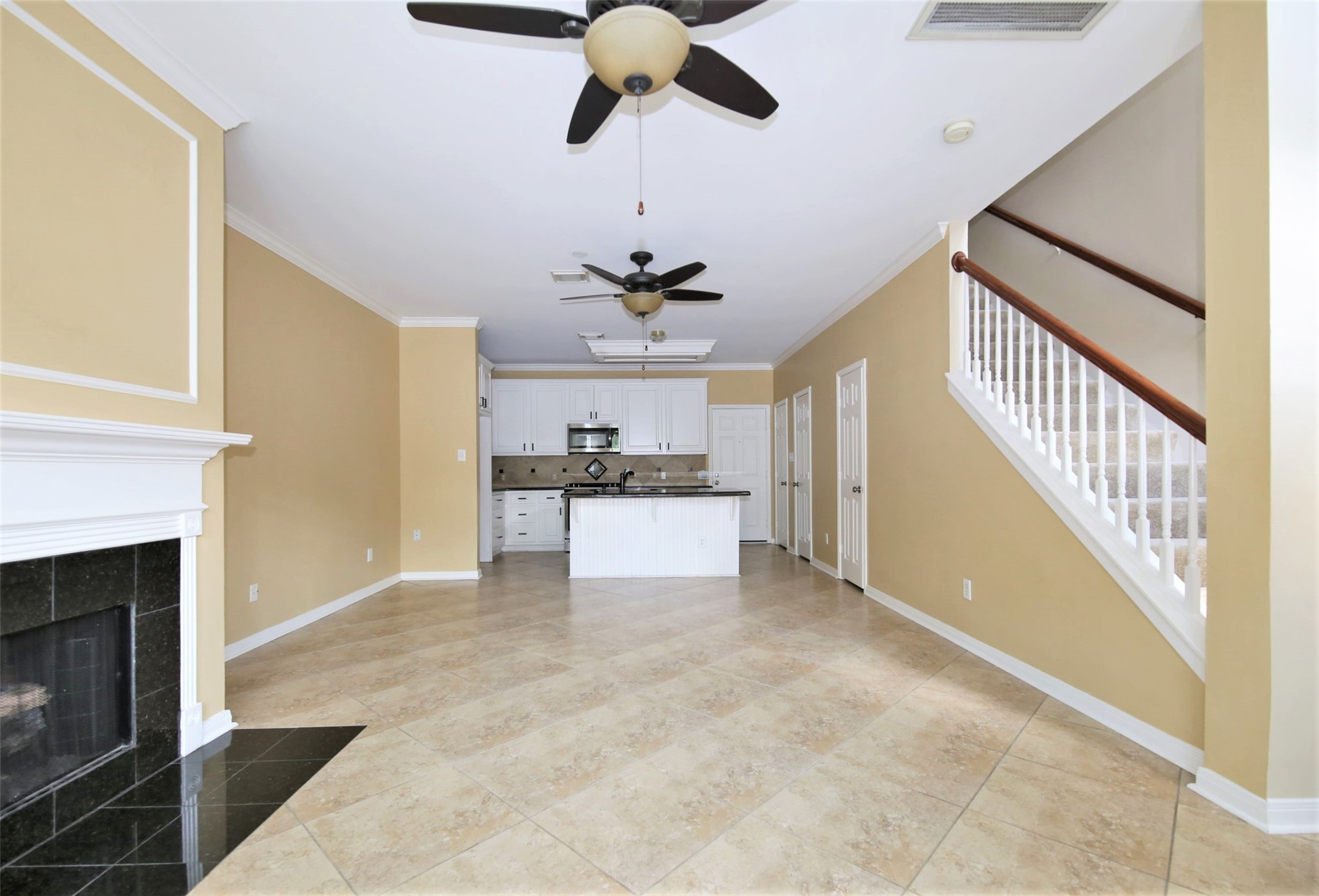 1409 Anita Property Photo 6