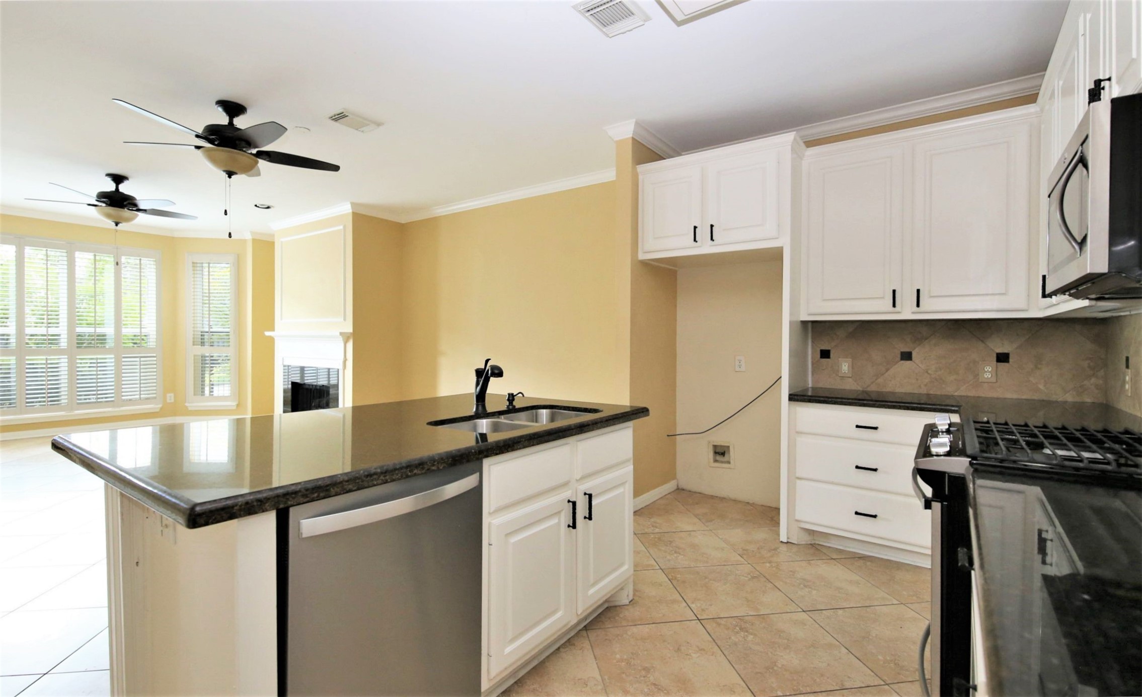 1409 Anita Property Photo 10