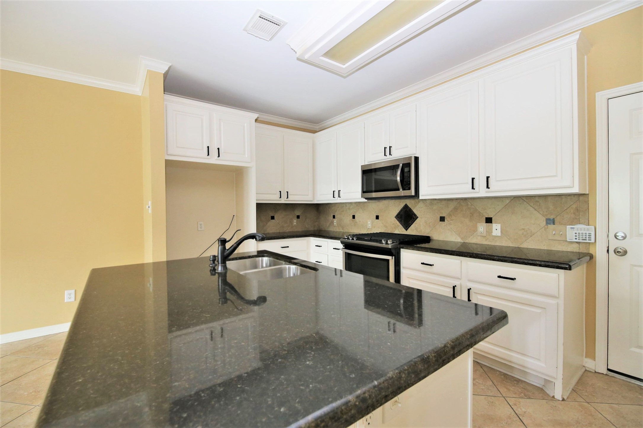 1409 Anita Property Photo 11