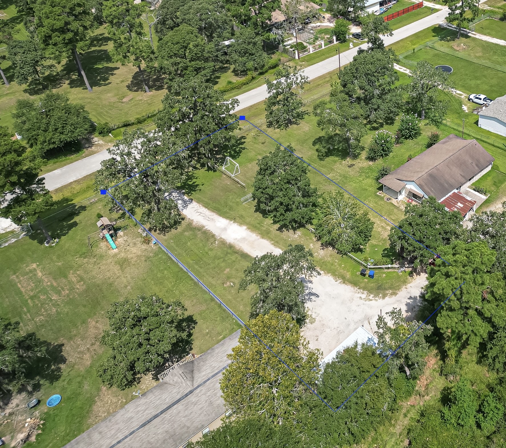 23715 Saxon Way Property Photo 2