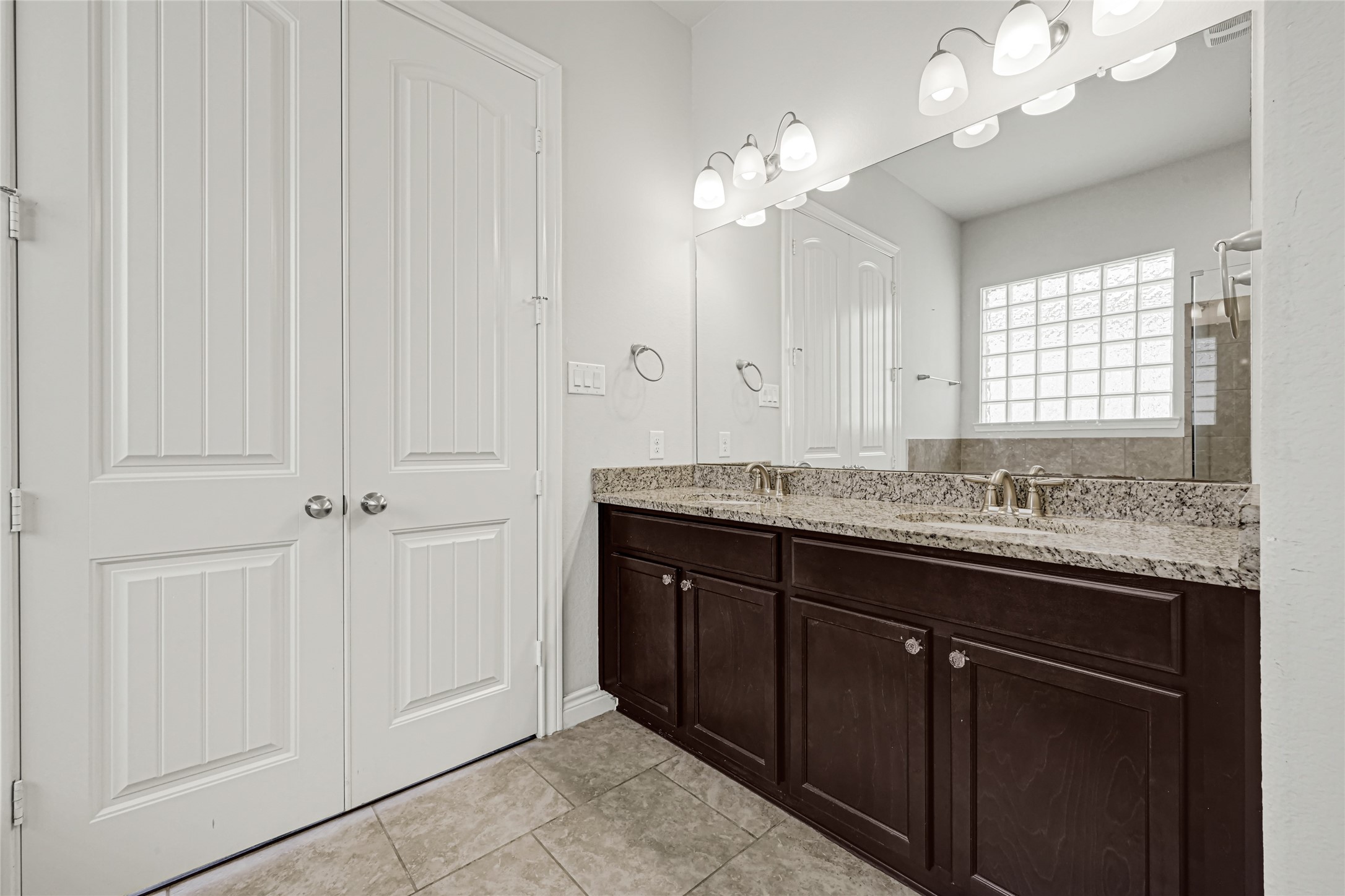5231 Pickford Grove Property Photo 16