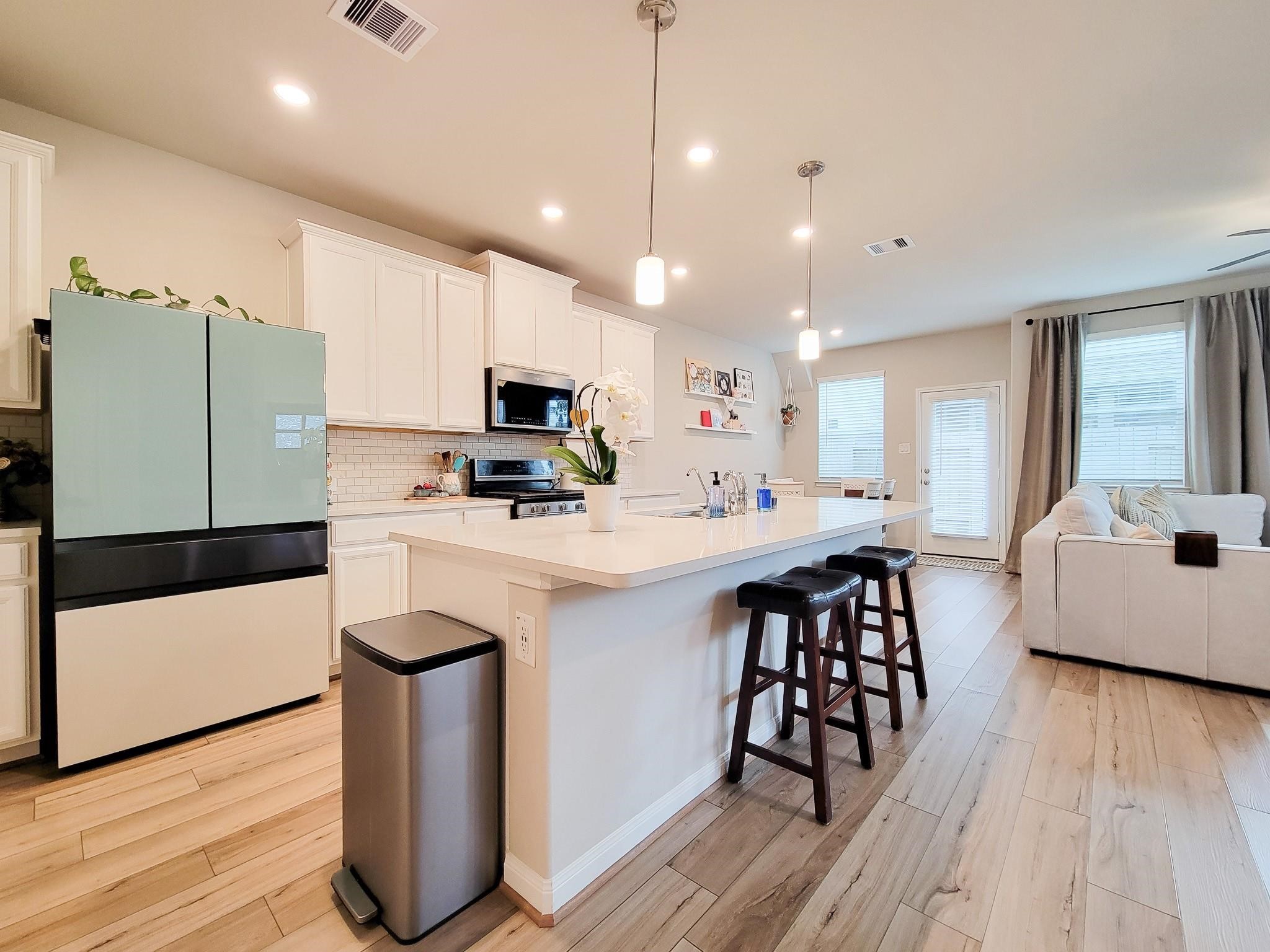 1510 Lakeline Oak Drive Property Photo 6