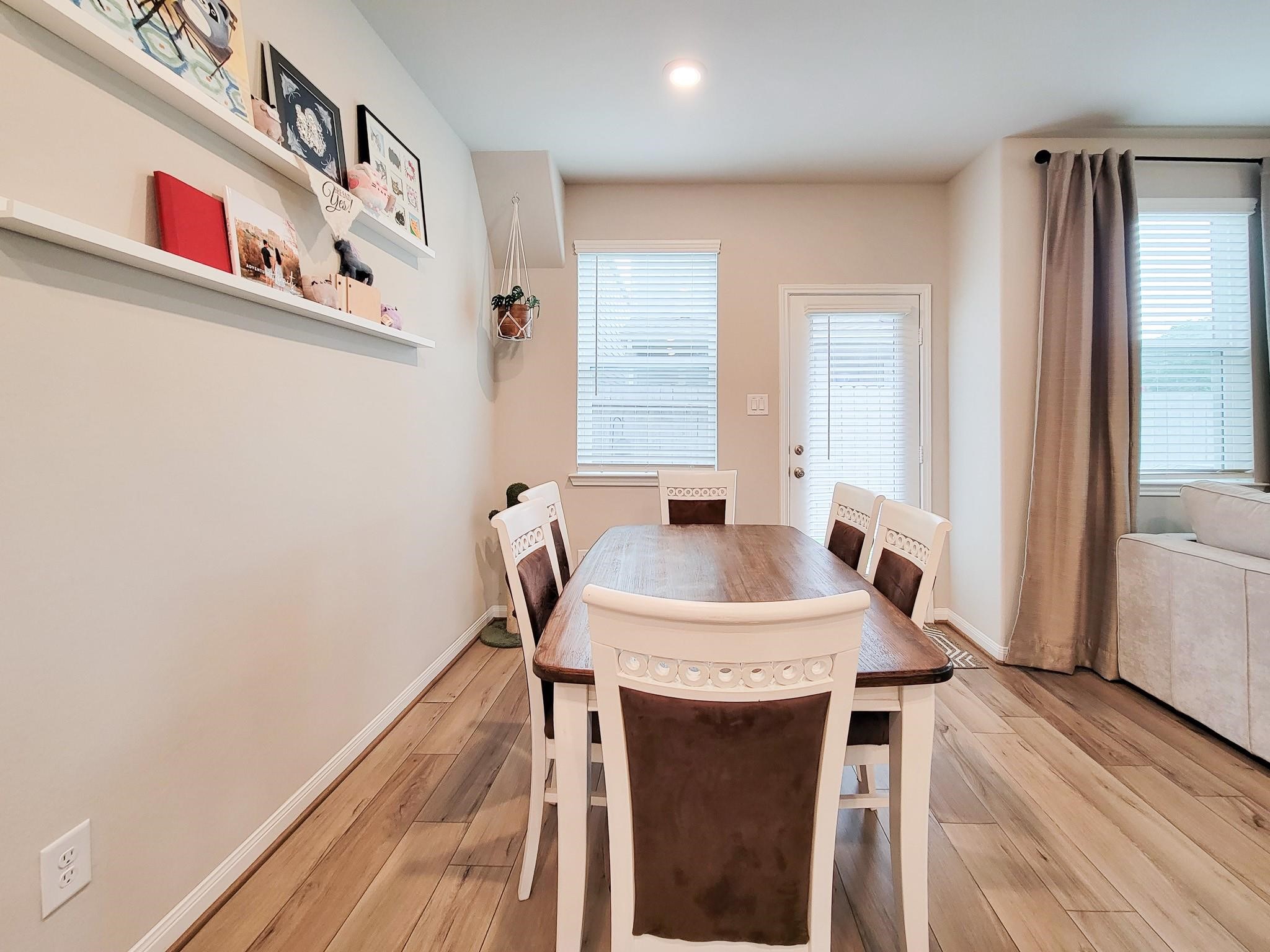 1510 Lakeline Oak Drive Property Photo 8