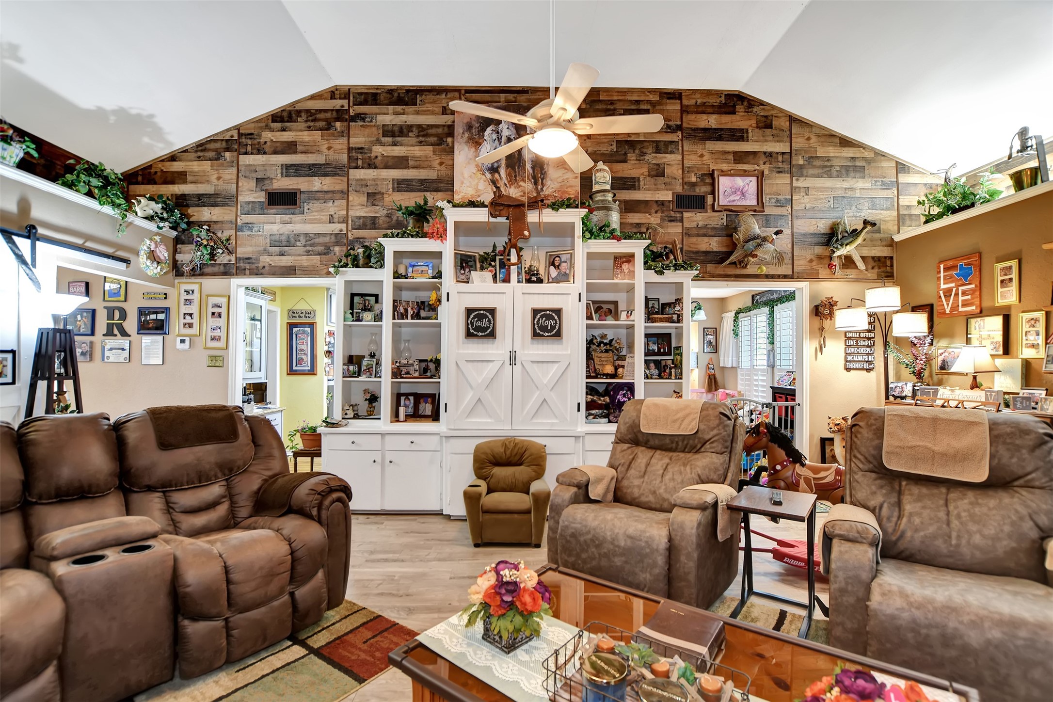 24677 Fm 2090 Road Property Photo 11