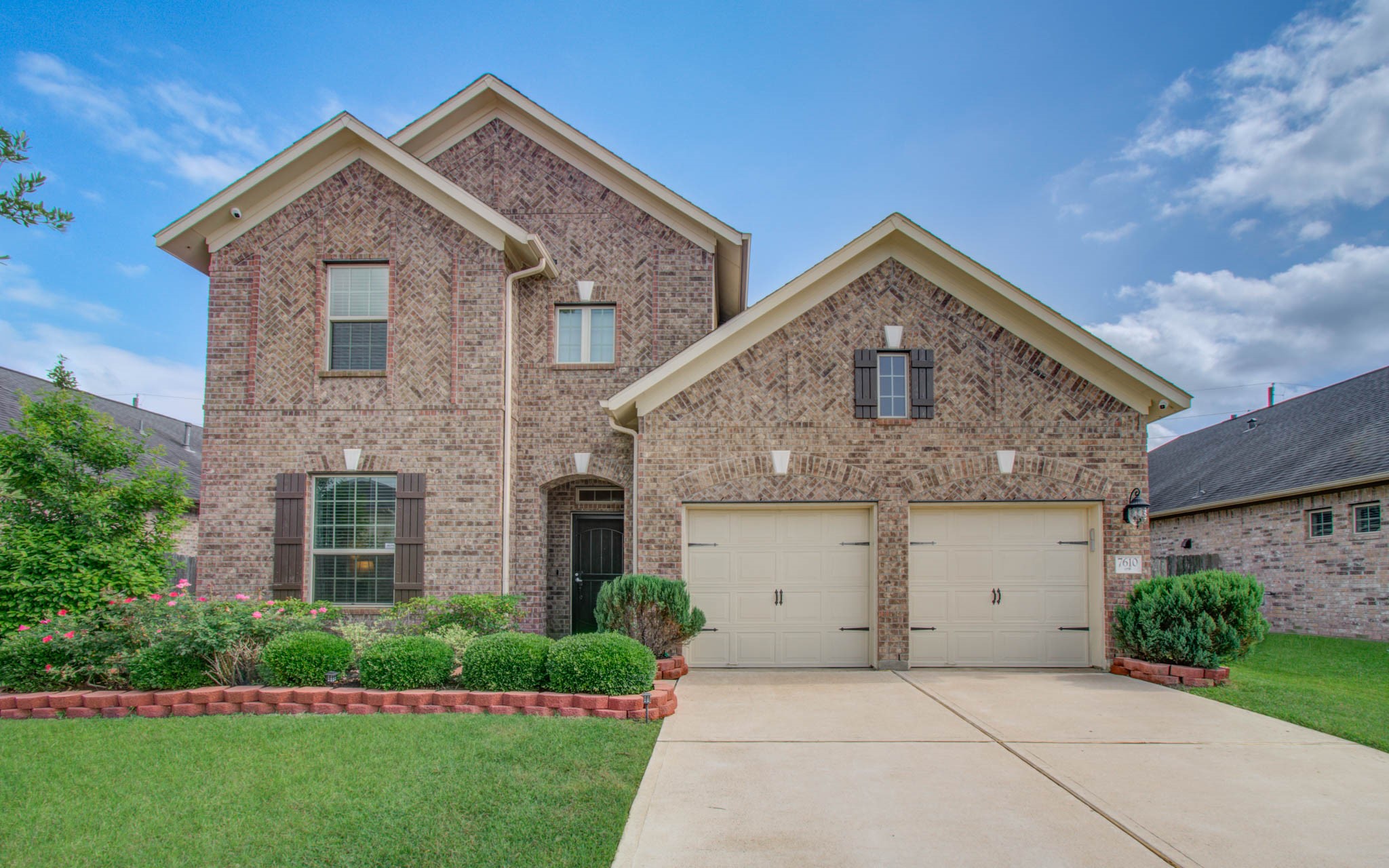 7610 River Pass Drive Property Photo 1