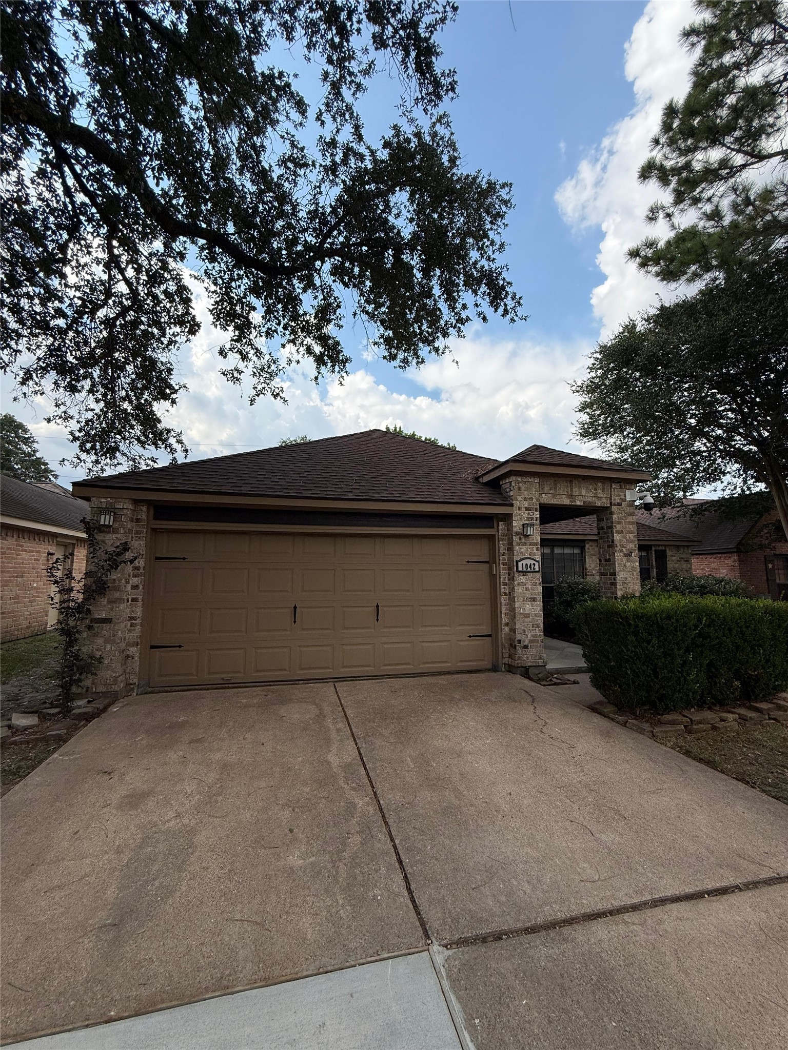 1042 Cascade Creek Drive Property Photo 4