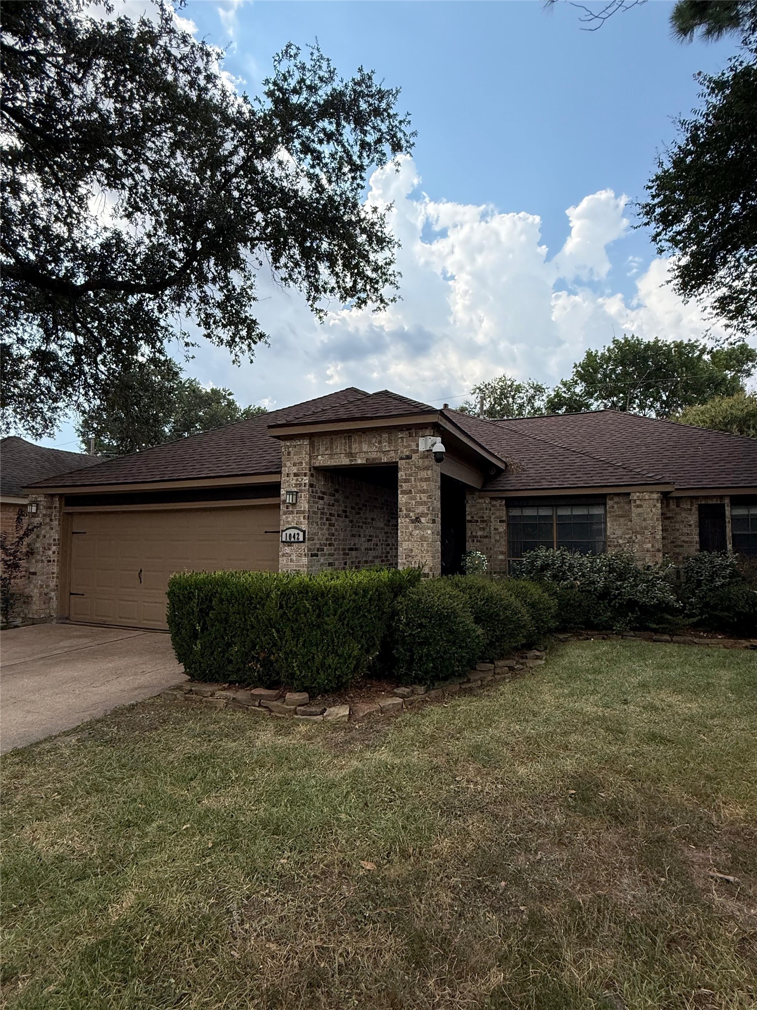 1042 Cascade Creek Drive Property Photo 5