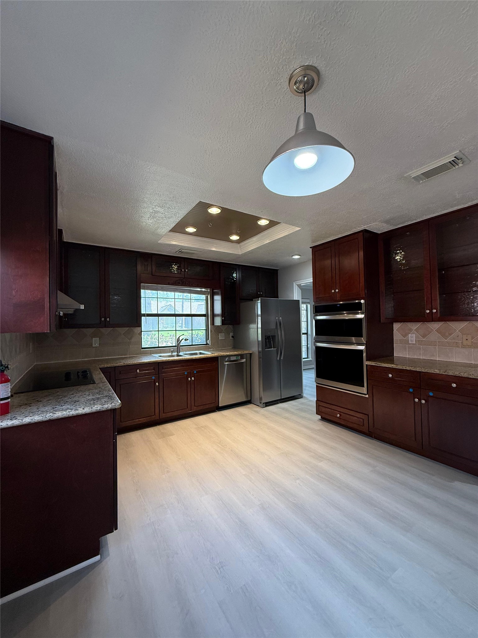 1042 Cascade Creek Drive Property Photo 12