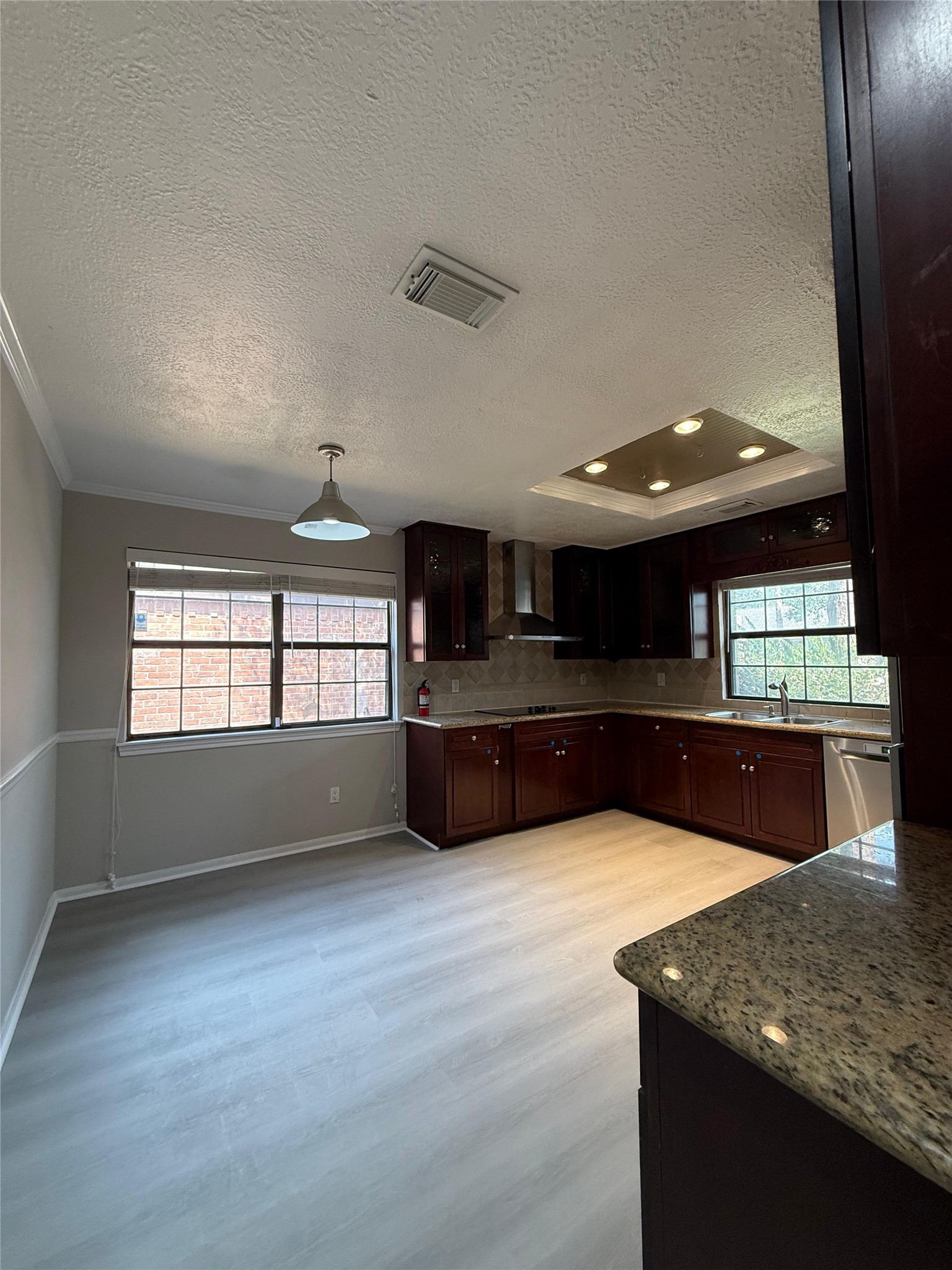 1042 Cascade Creek Drive Property Photo 13