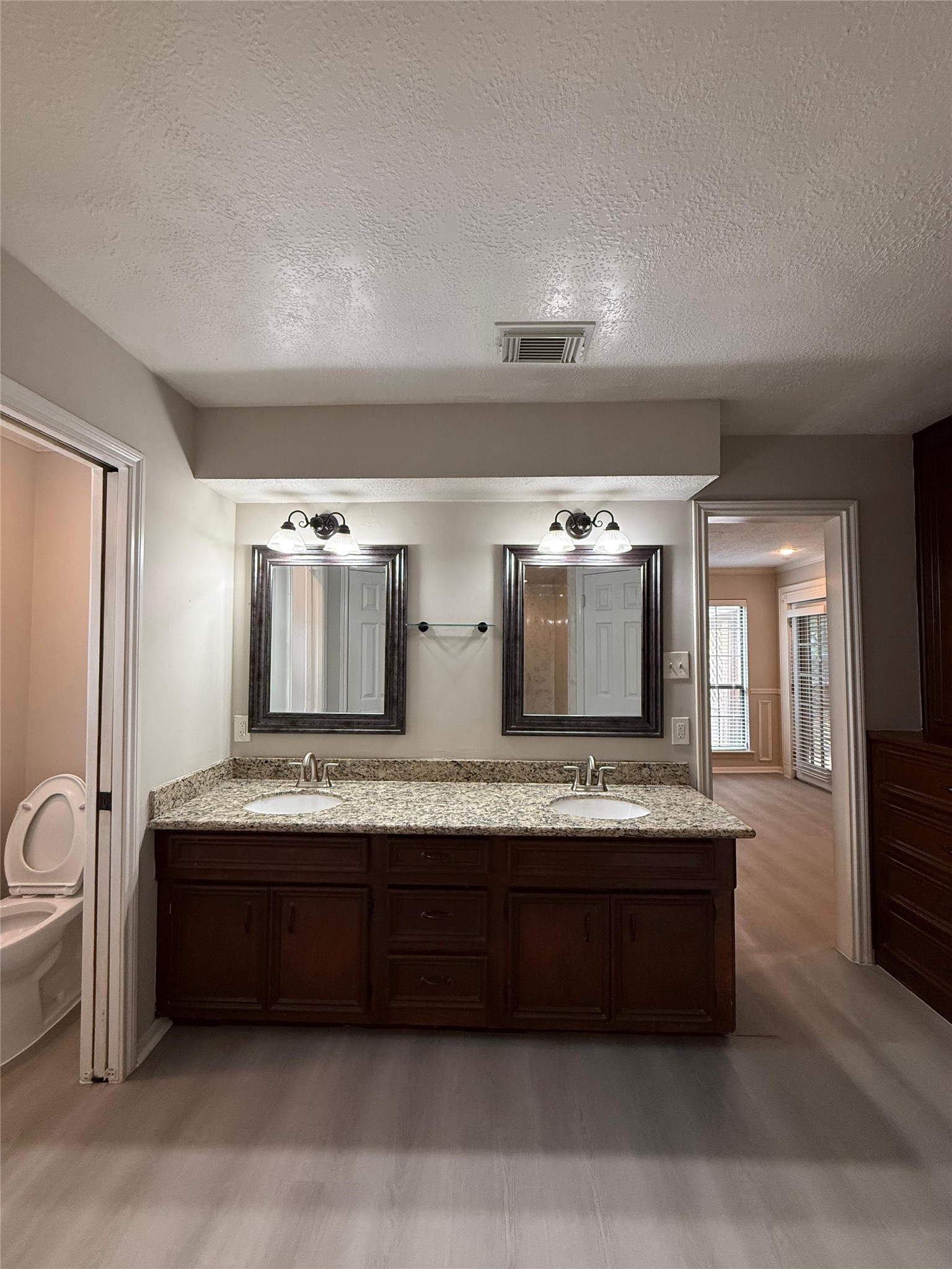 1042 Cascade Creek Drive Property Photo 21