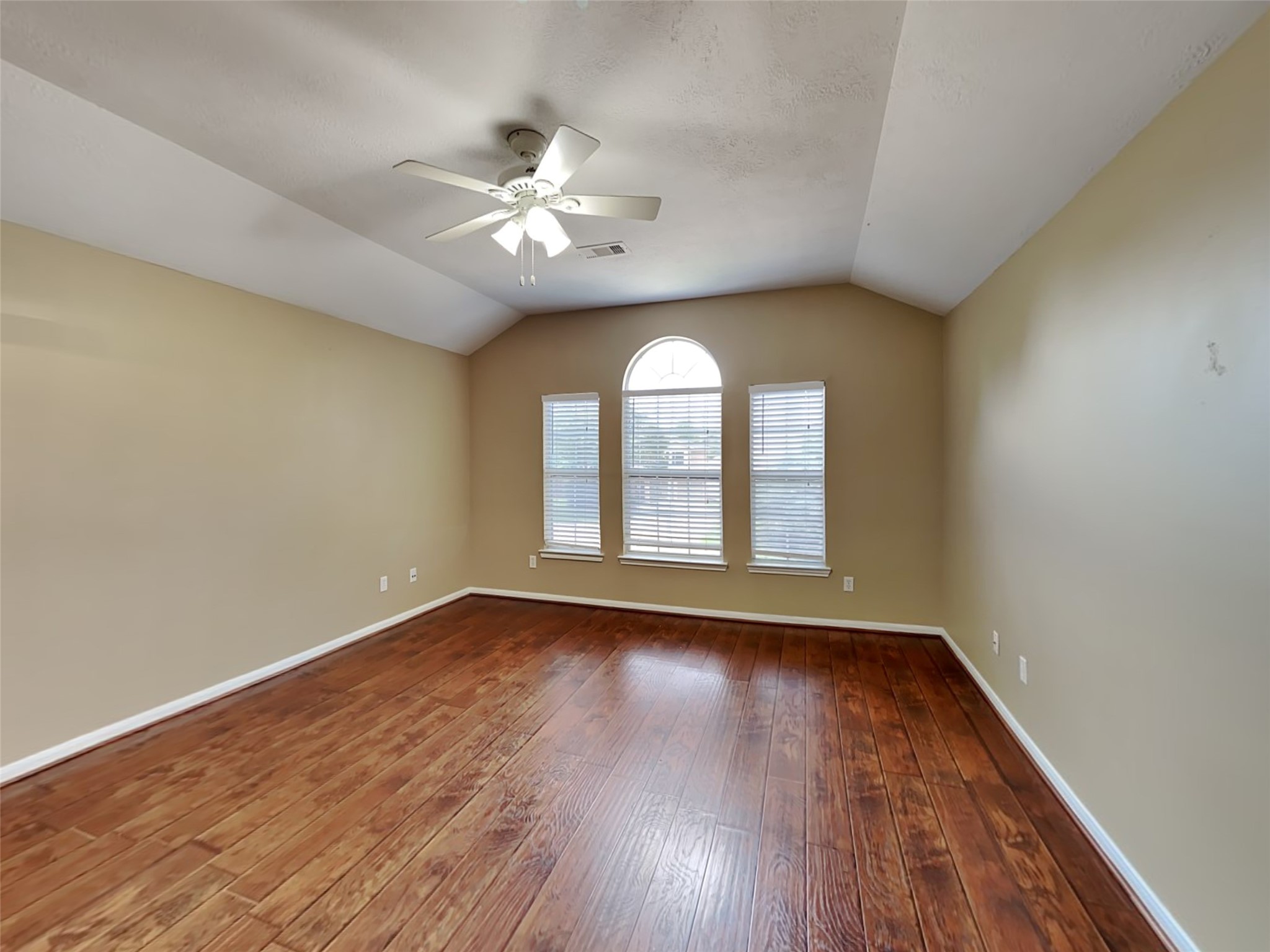12027 Bunny Lane Property Photo 9