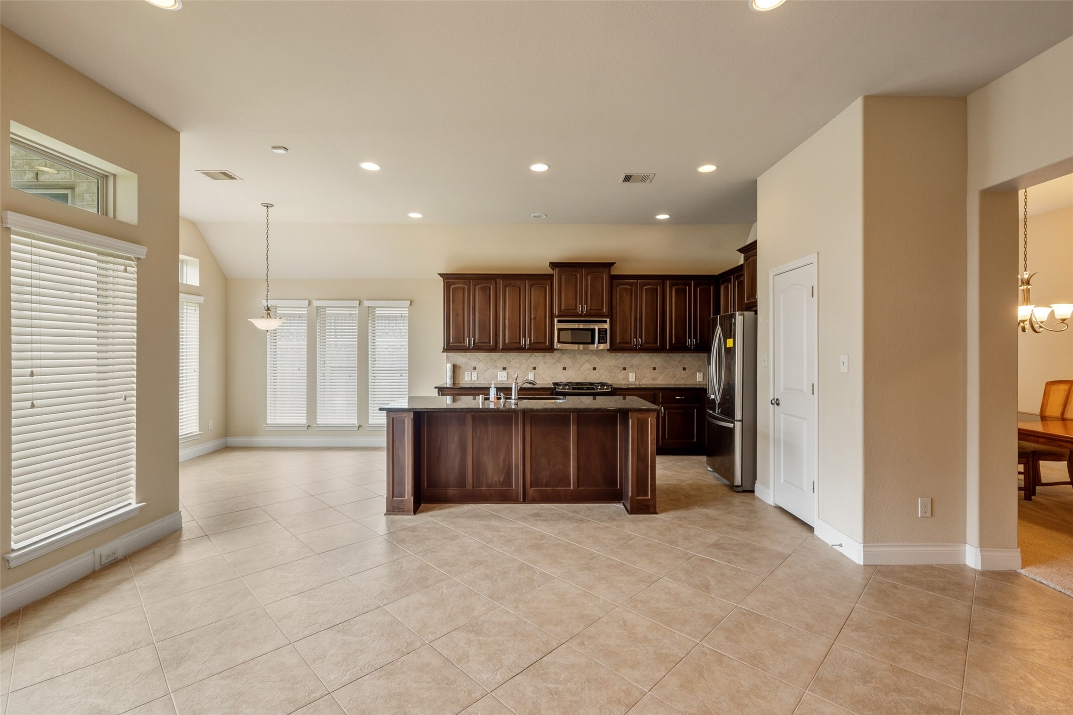 29022 Crested Butte Drive Property Photo 5