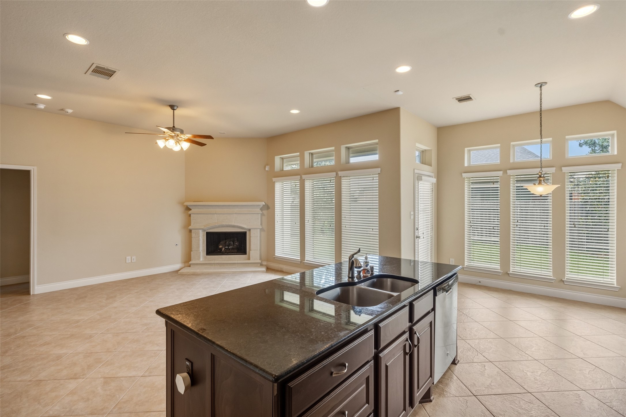 29022 Crested Butte Drive Property Photo 8