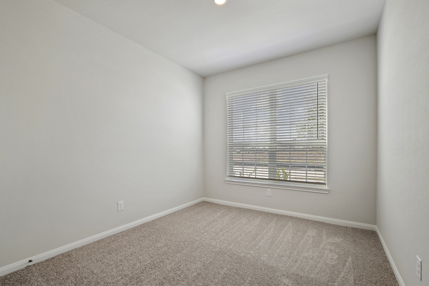 8803 New Jade Drive Property Photo 9